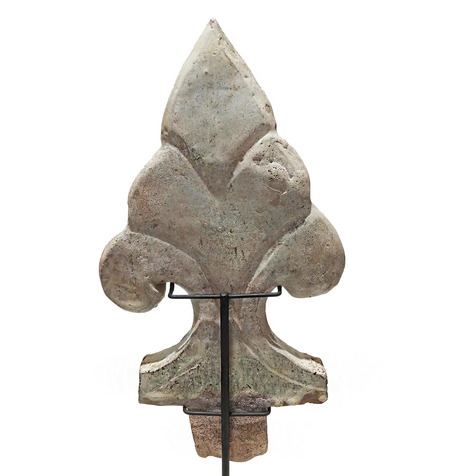 Ceramic Shield Antefix Ornament from Thailand, Early 19th Century For Sale 1