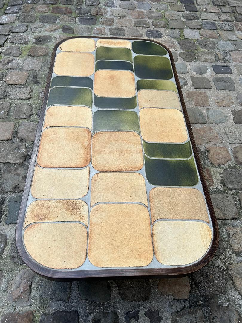 Table basse de Roger Capron
Modèle Shogun, grand modèle
Signé
Pieds en bois
France, Vallauris, années 1970