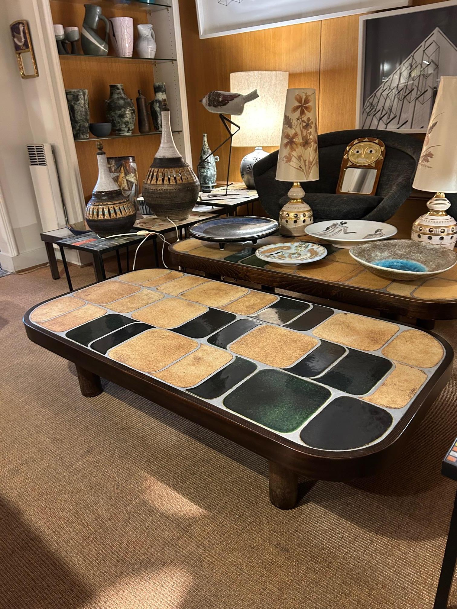 Francese Tavolino in ceramica 