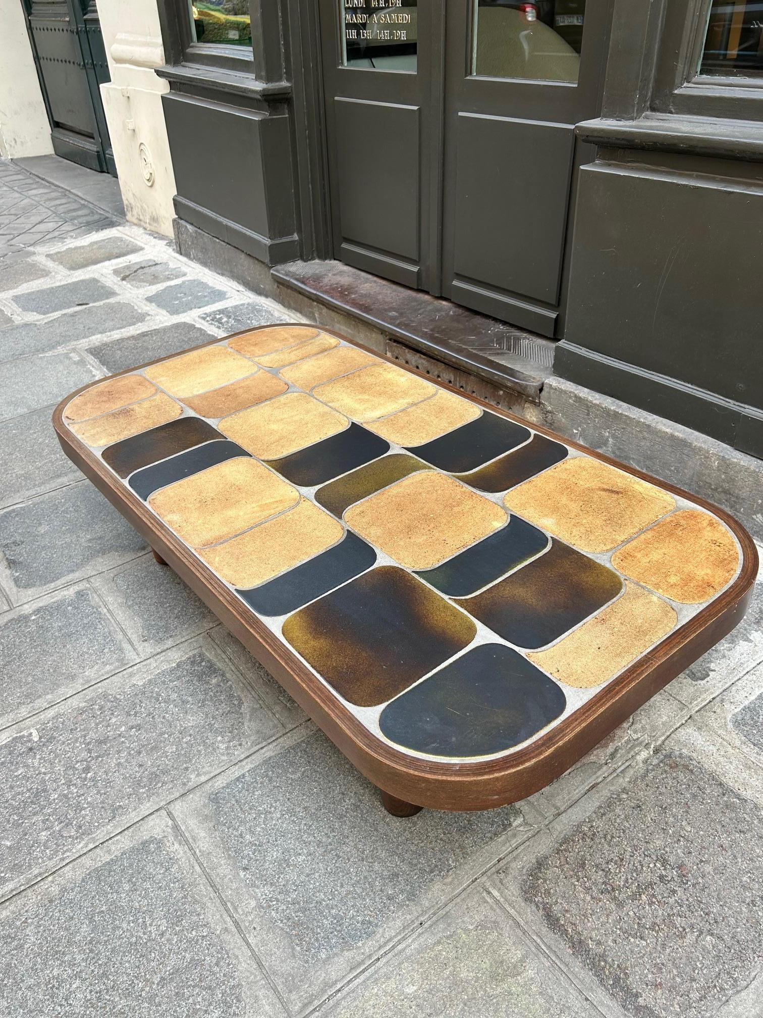 Mesa baja de cerámica 