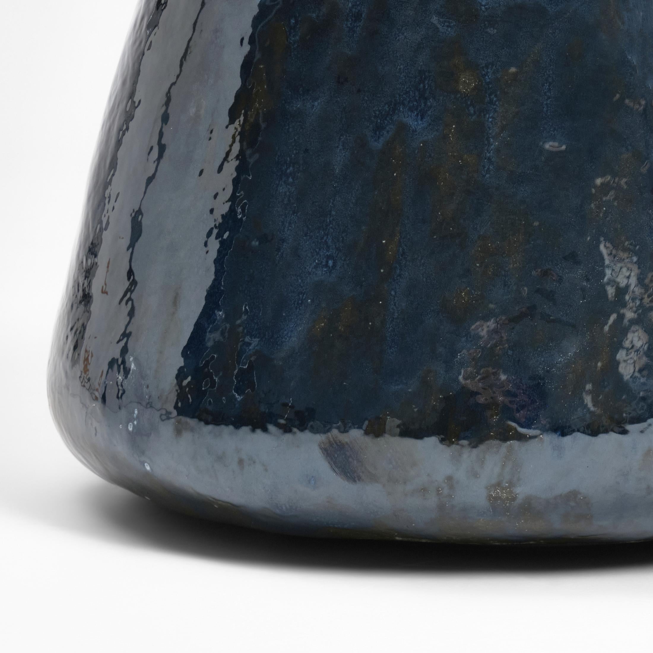 Keramischer Beistelltisch medium - Navy im Zustand „Neu“ im Angebot in Macieira de Sarnes, PT