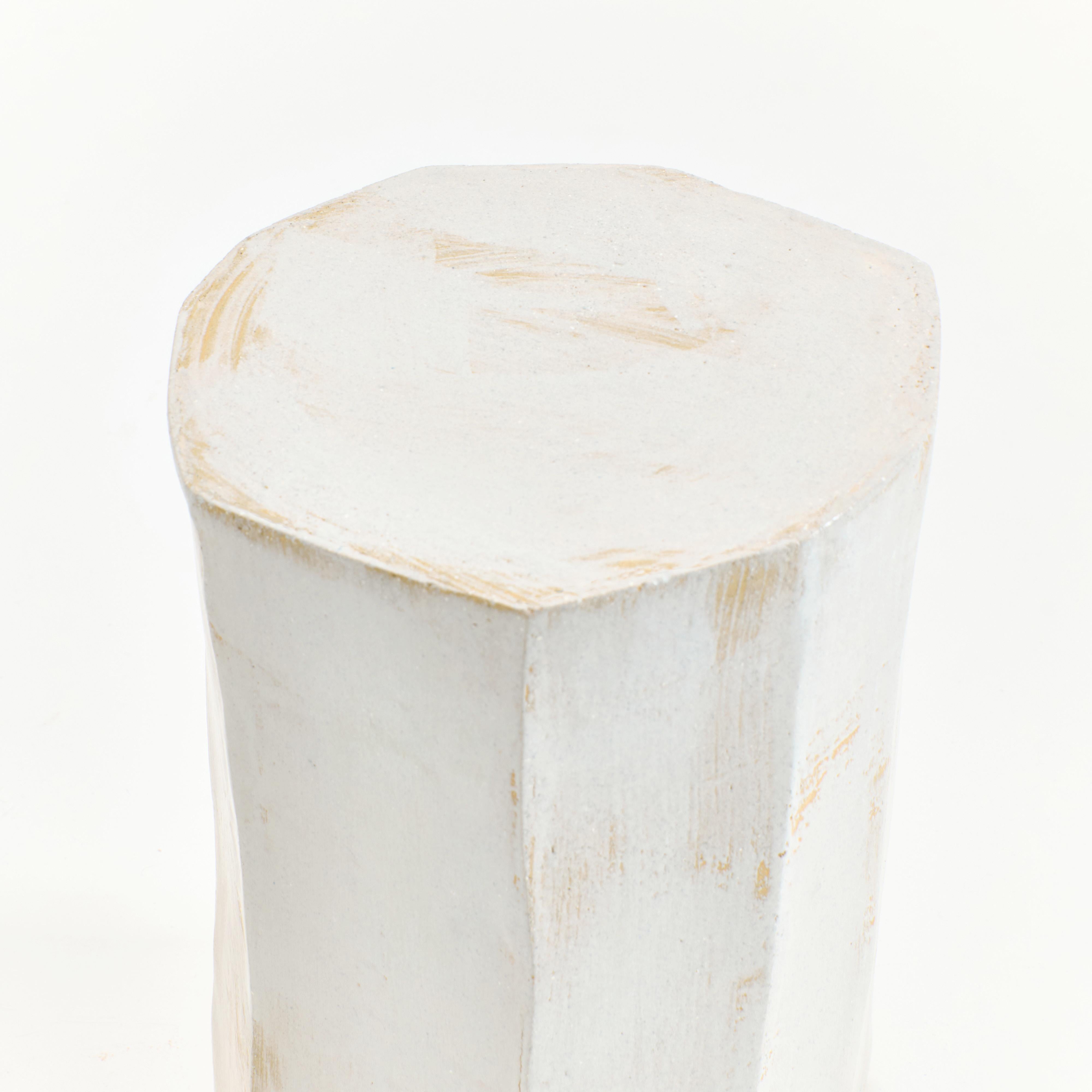 XXIe siècle et contemporain Table d'appoint en céramique Tall - Forme géométrique en vente