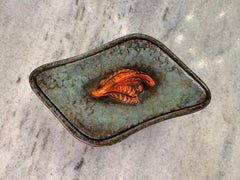 Box aus Keramik (signiert: 10 50), Französisch