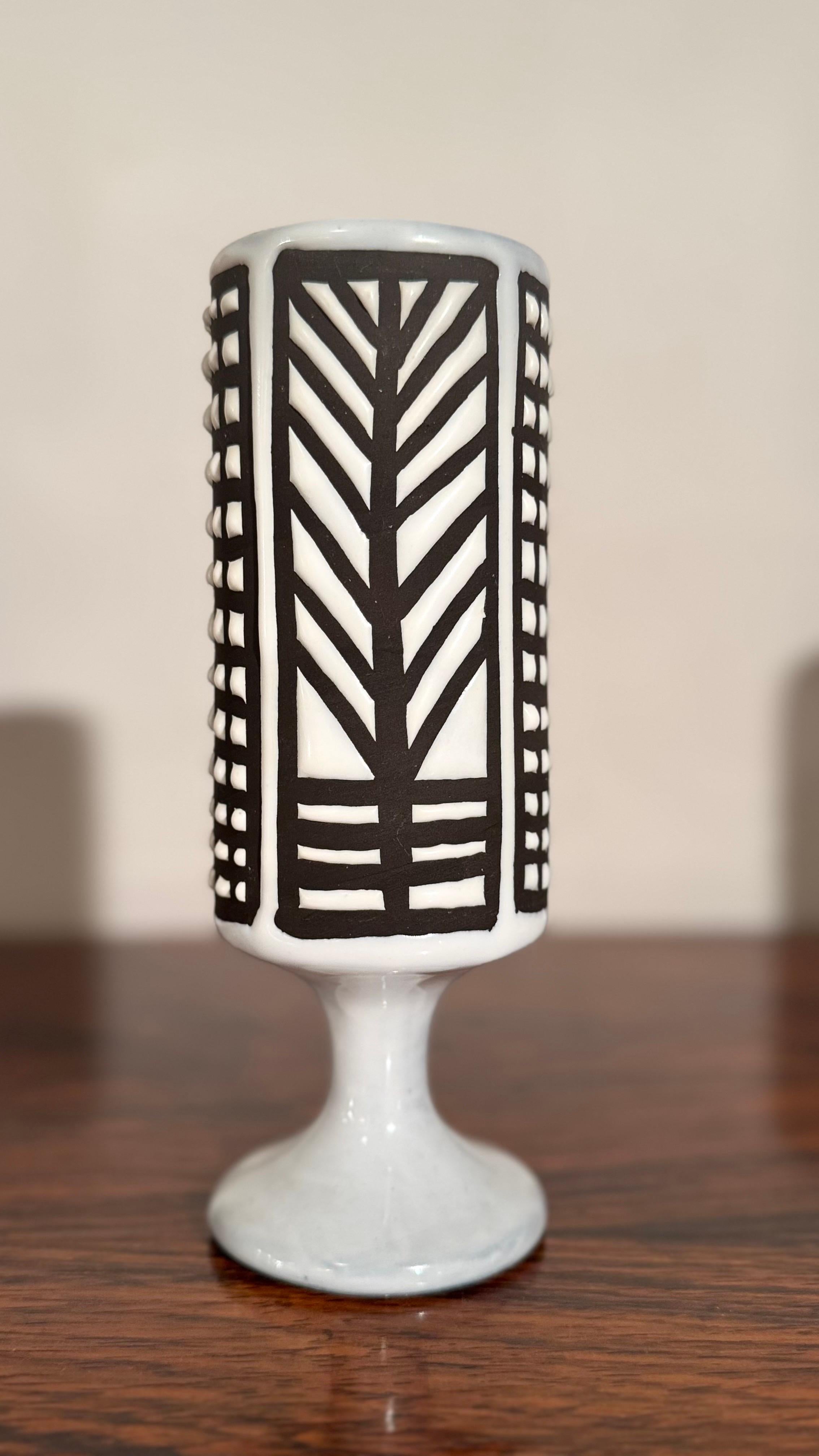 Ceramic Small Vase Black and White Graphic Geometric Design by Capron, Vallauris in vendita 2