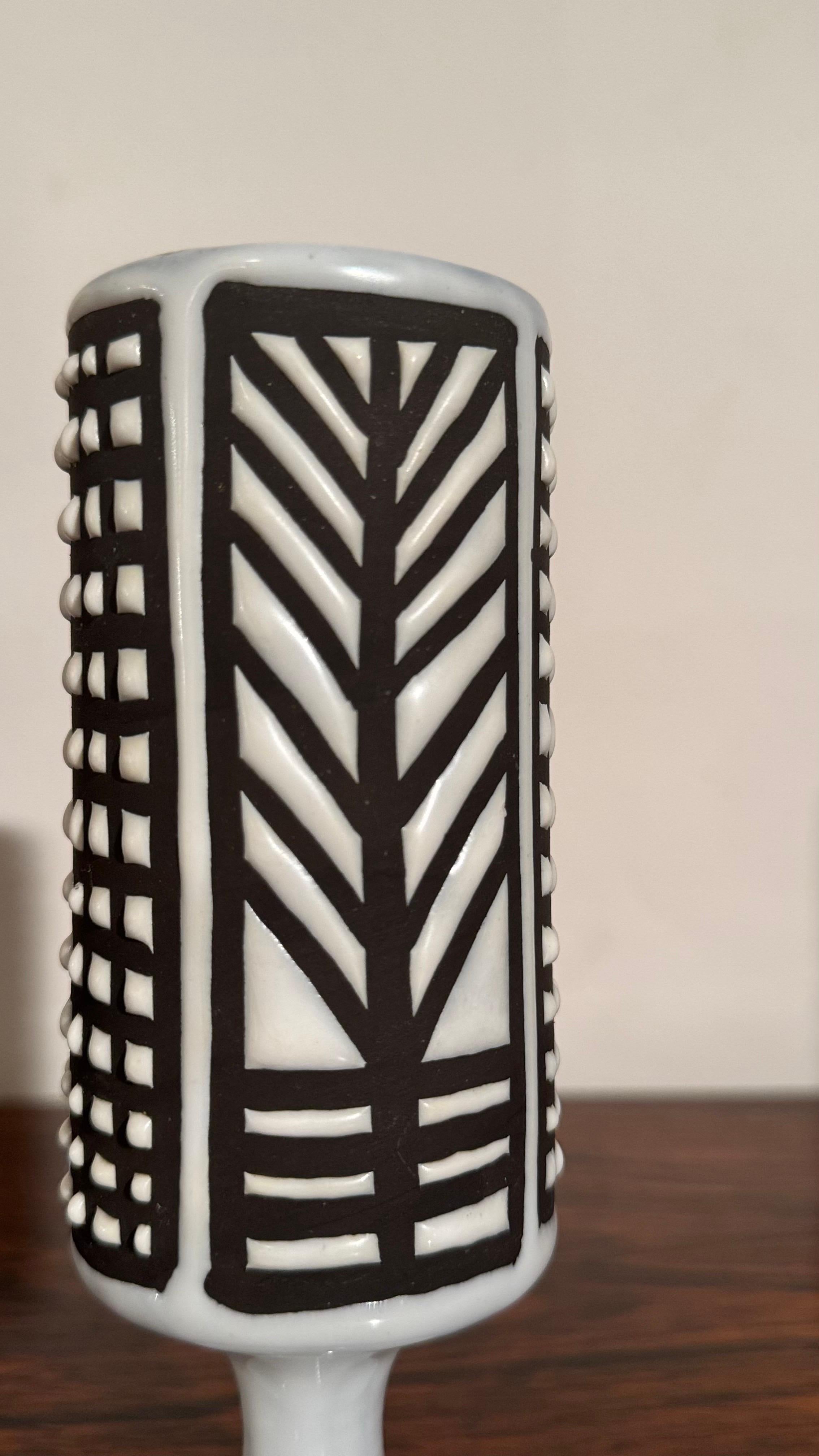 Ceramic Small Vase Black and White Graphic Geometric Design by Capron, Vallauris in vendita 3
