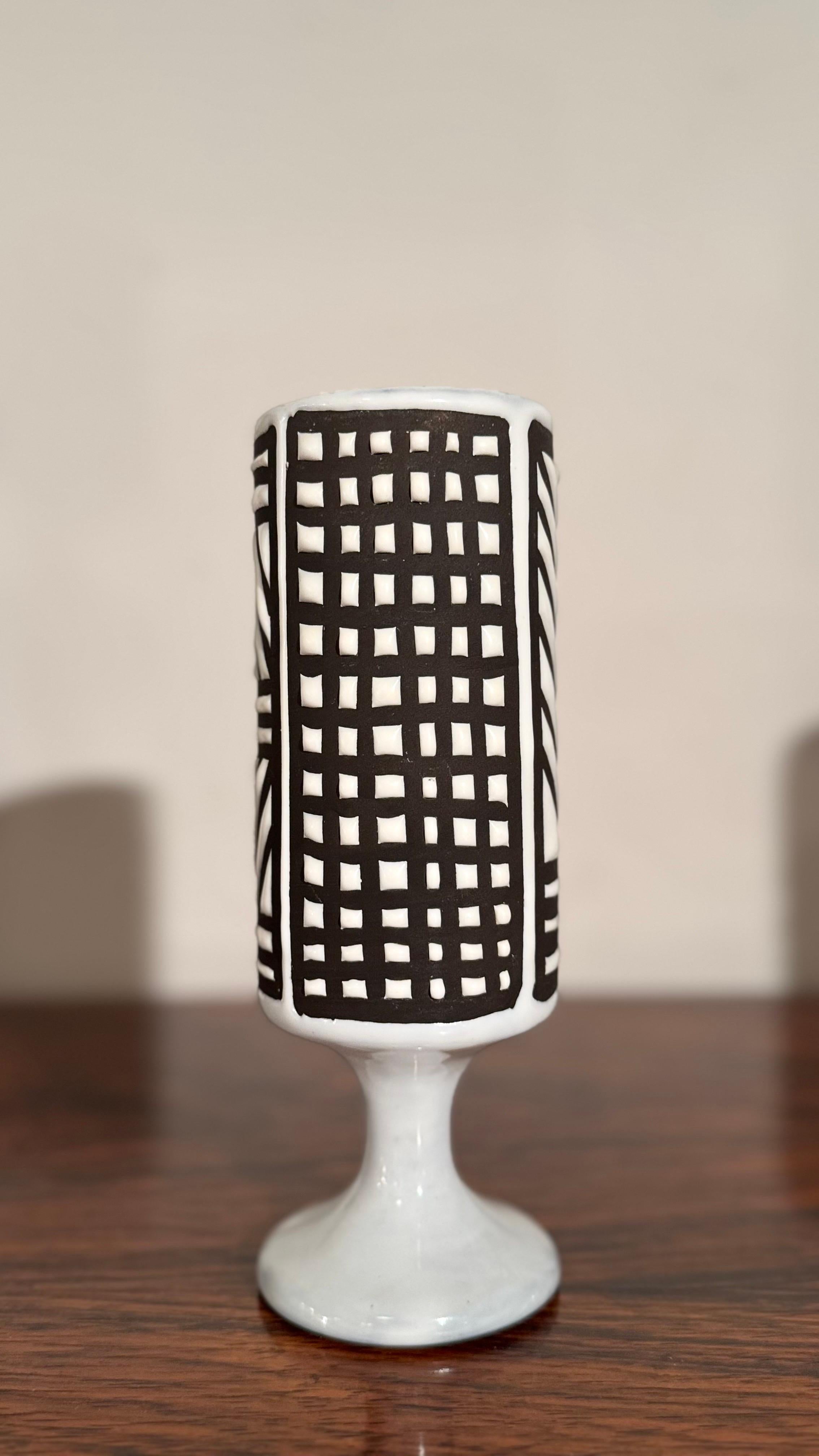 Ceramic Small Vase Black and White Graphic Geometric Design by Capron, Vallauris in vendita 5