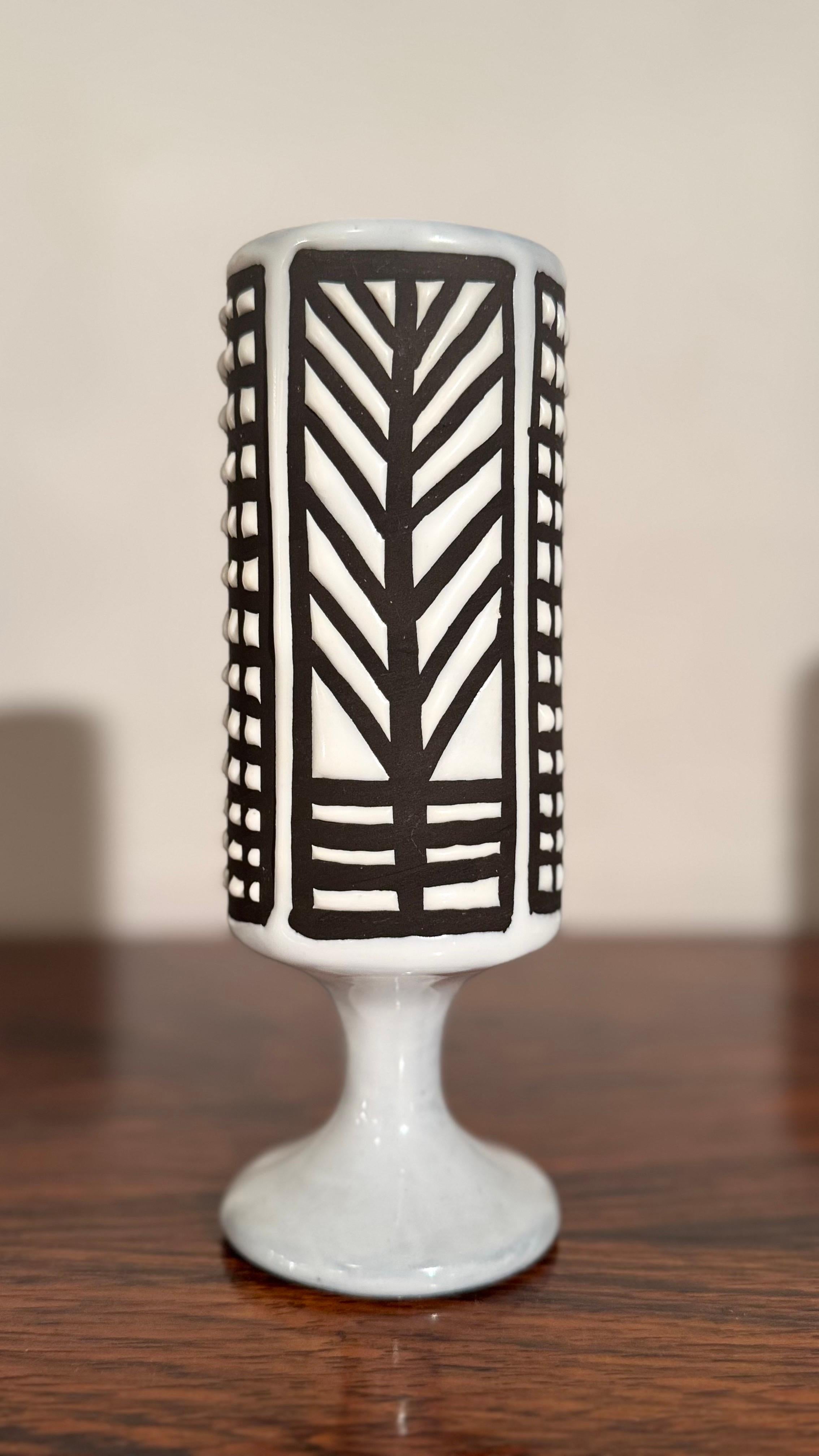 Metà XX secolo Ceramic Small Vase Black and White Graphic Geometric Design by Capron, Vallauris in vendita