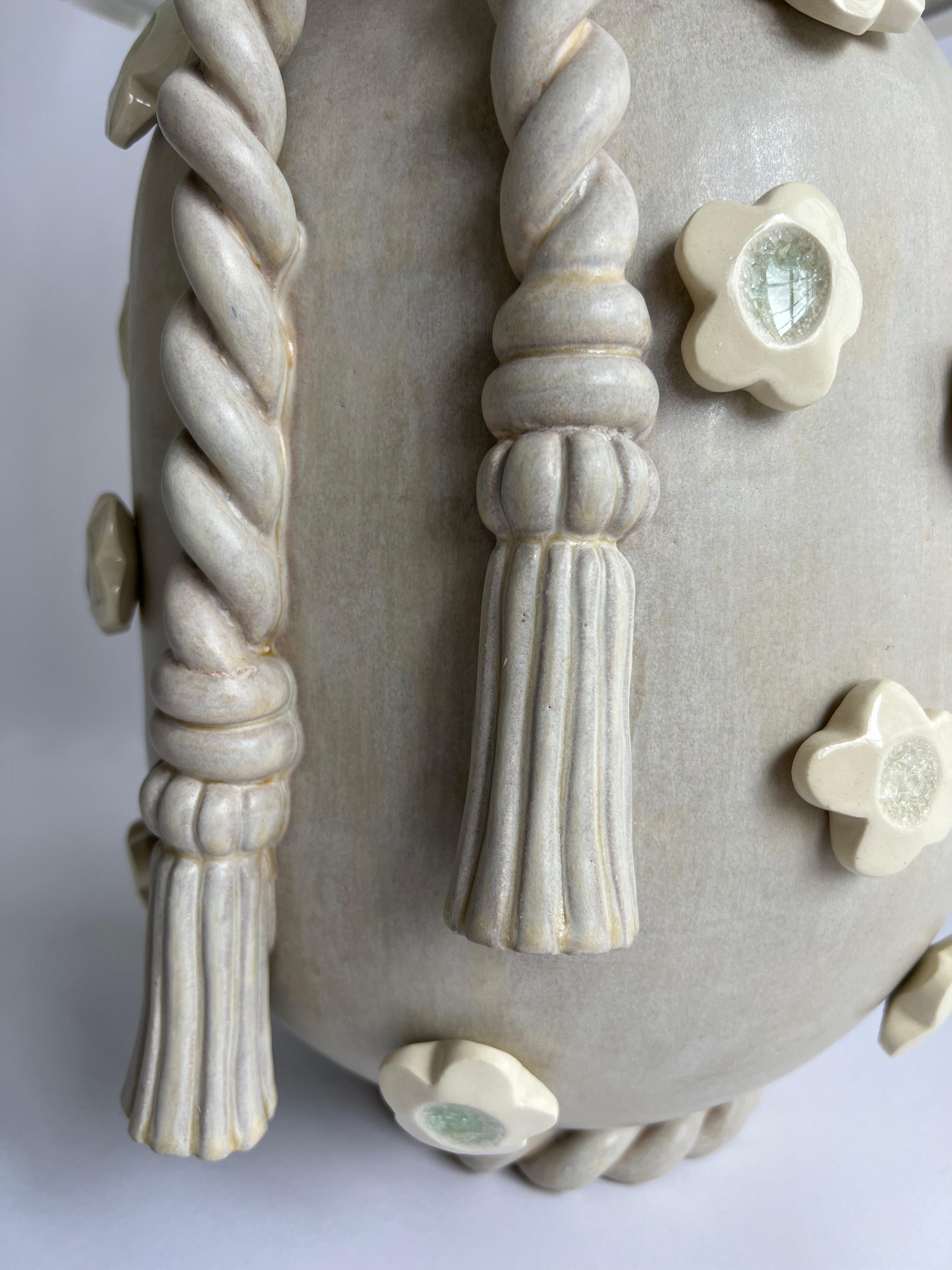 Sculpté Lampe Artifact en céramique et grès de Keavy Murphree en vente