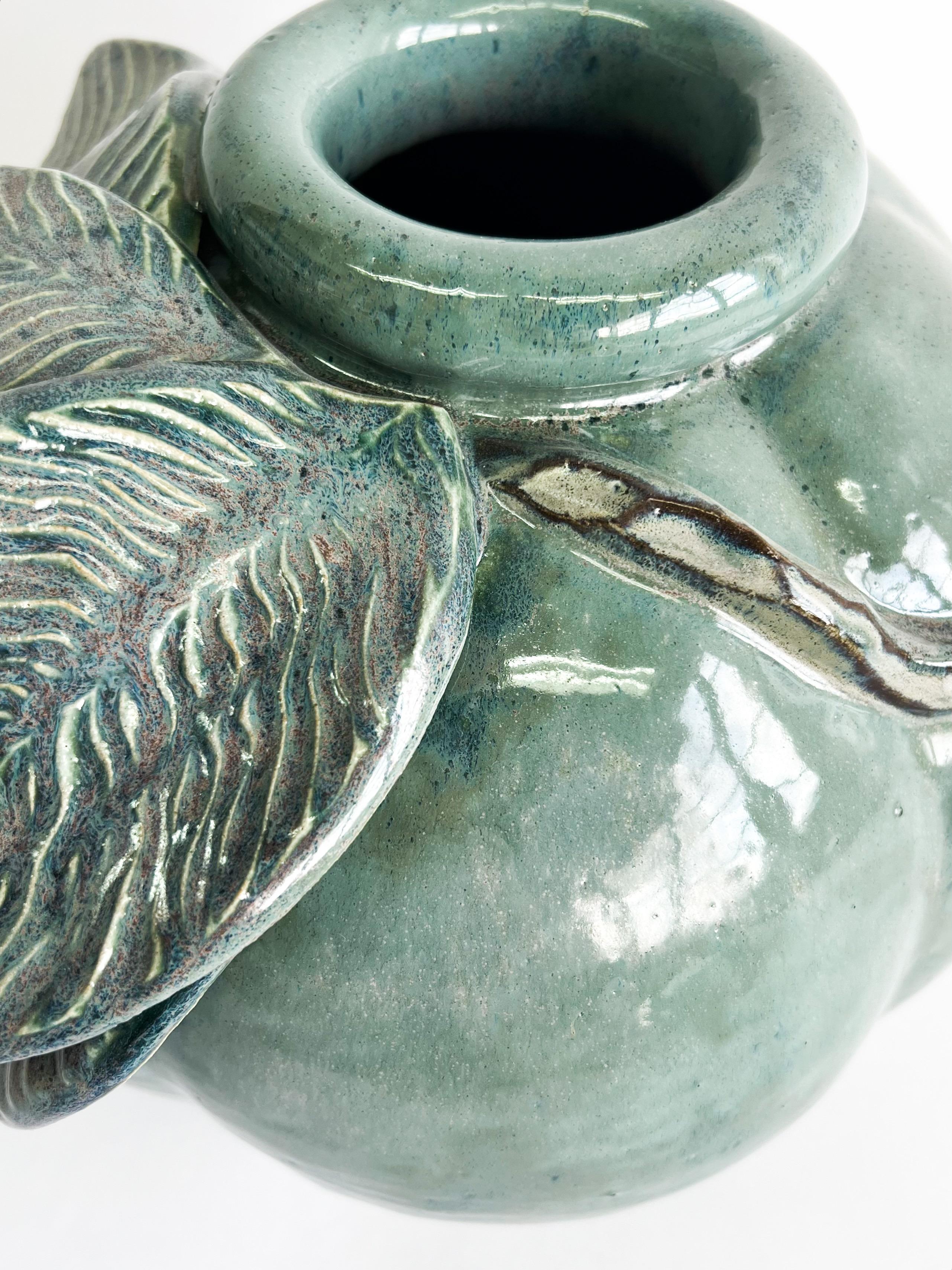 Vase organique bleu en céramique grès - « Vase Flora » -  2022 - par Keavy Murphree 1