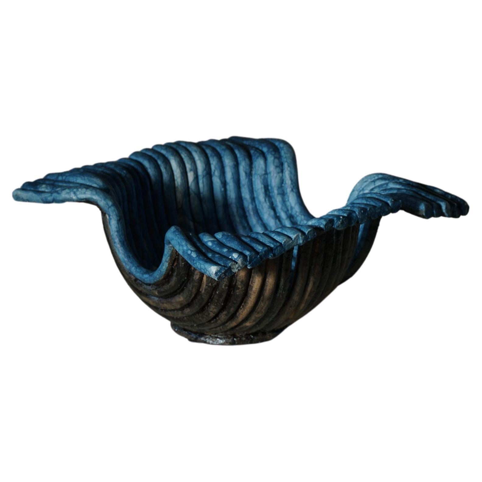 Céramique, bol en grès de différentes couleurs bleues de l'artiste danois Ole Victor, 2021
