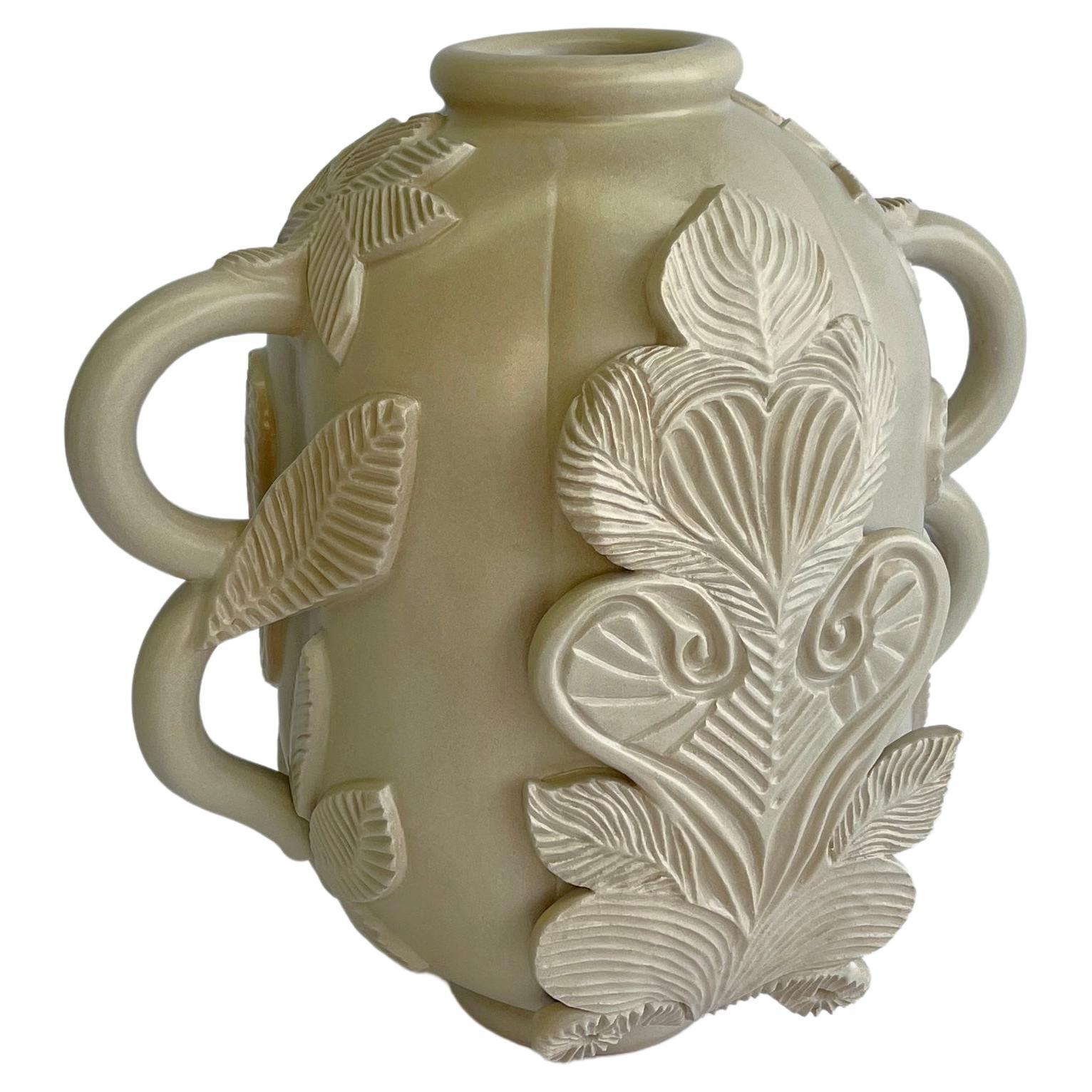 Organische zeitgenössische Vase aus Keramik und Steingut in Creme von Keavy Murphree im Angebot