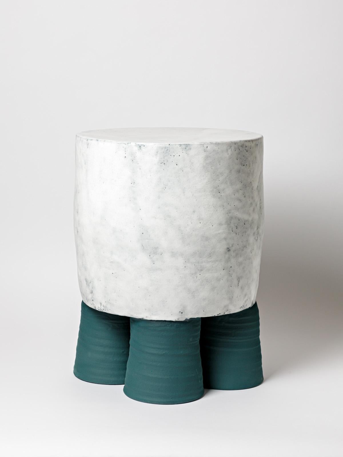 Hocker oder Tisch aus Keramik mit Glasur-Dekor von Mia Jensen, um 2022 (Beaux Arts) im Angebot