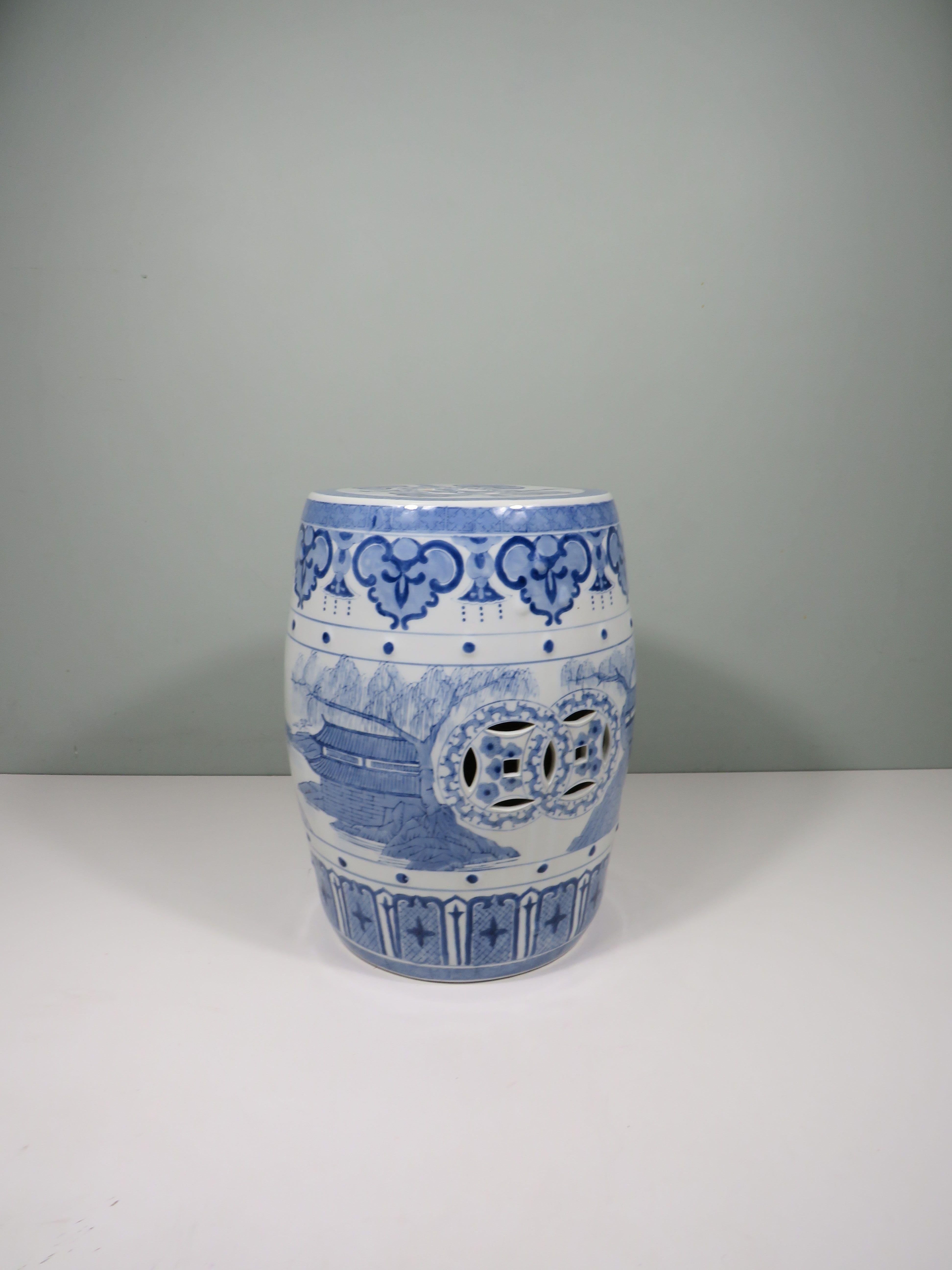 Keramik-Hocker/Beistelltisch mit orientalischem Design. 1970-1980 (Hollywood Regency) im Angebot