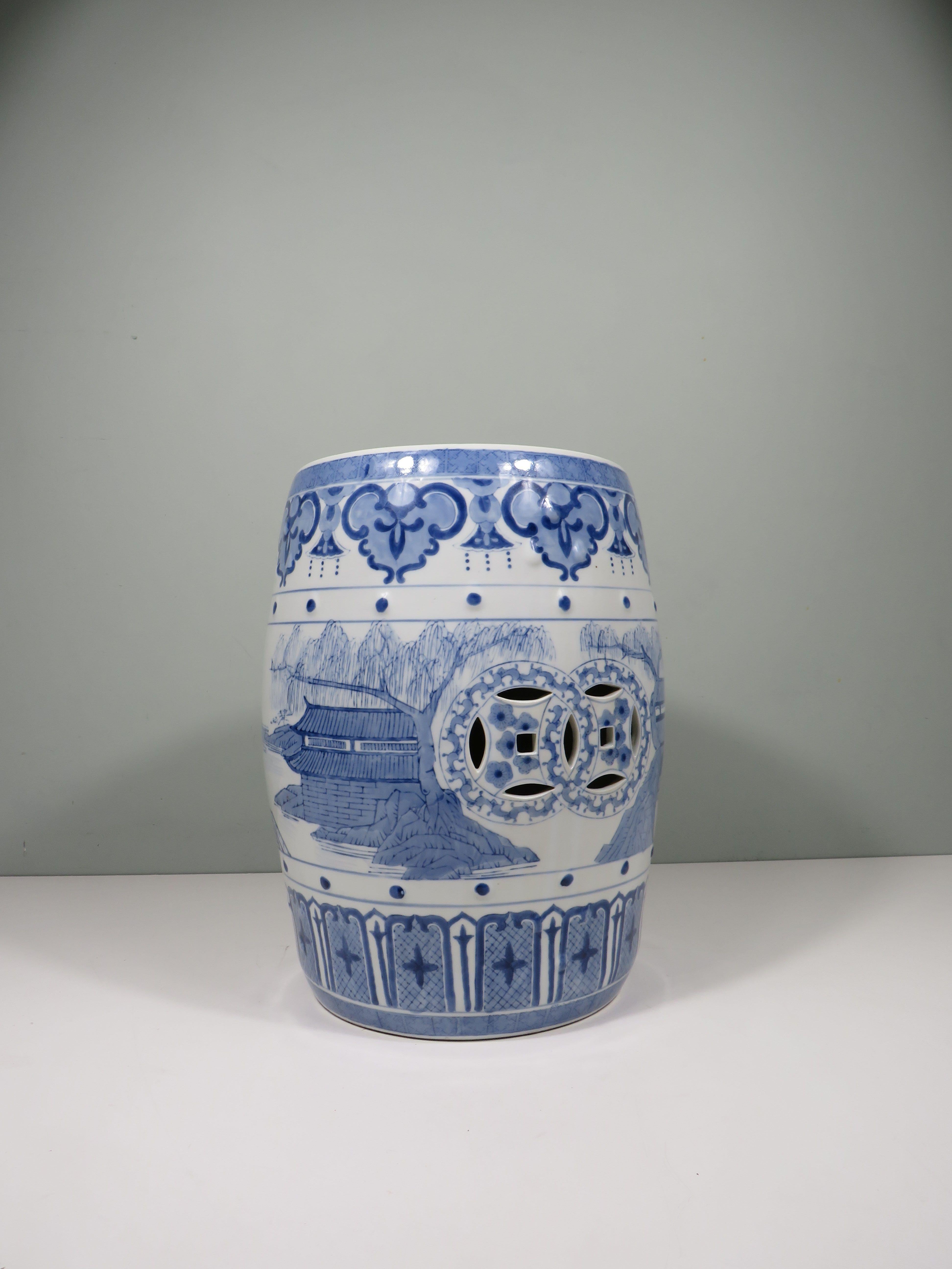 Keramik-Hocker/Beistelltisch mit orientalischem Design. 1970-1980 (Italienisch) im Angebot