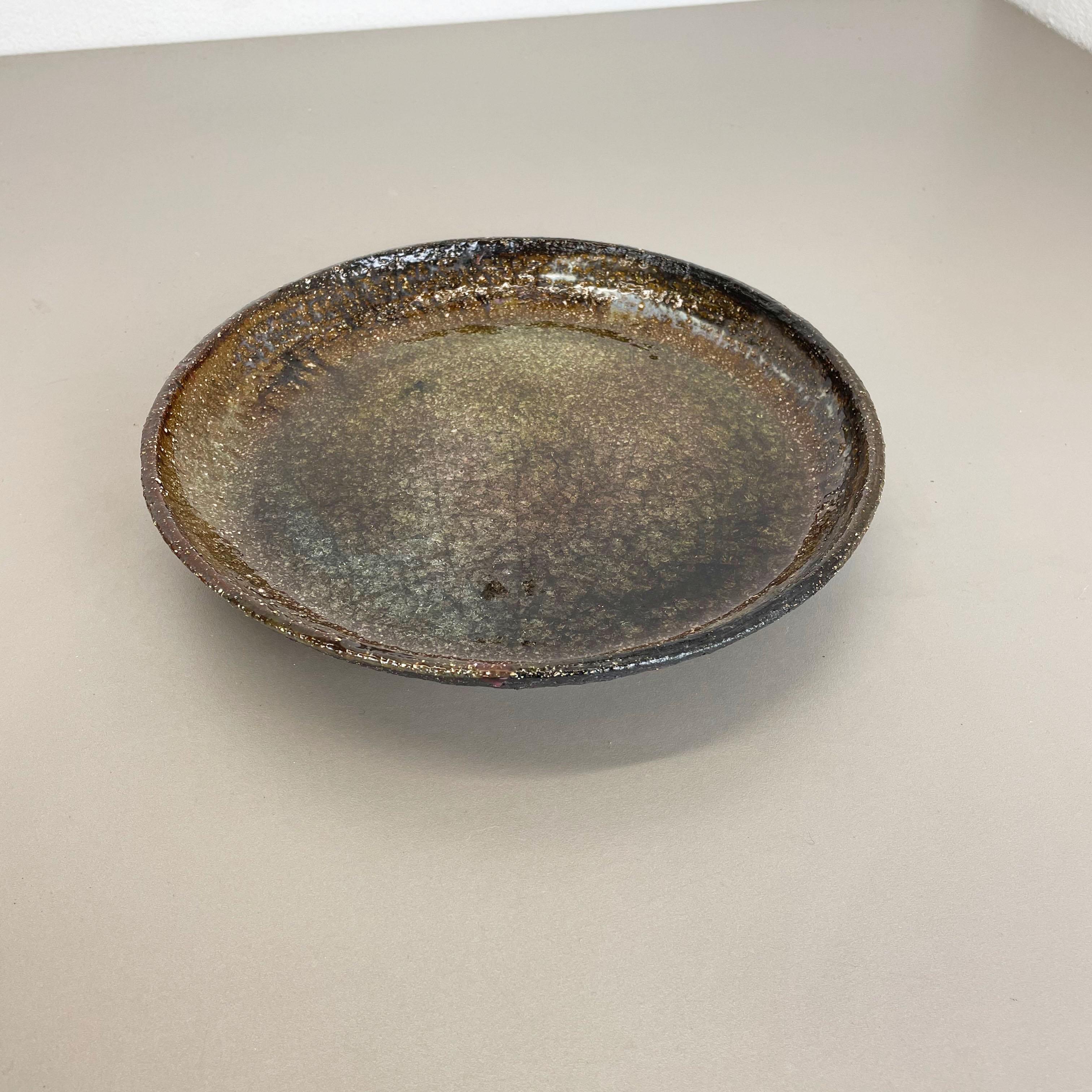 Mid-Century Modern Ceramic Studio Pottery Bowl Shell Element by Gerhard Liebenthron, Germany, 1970s For Sale