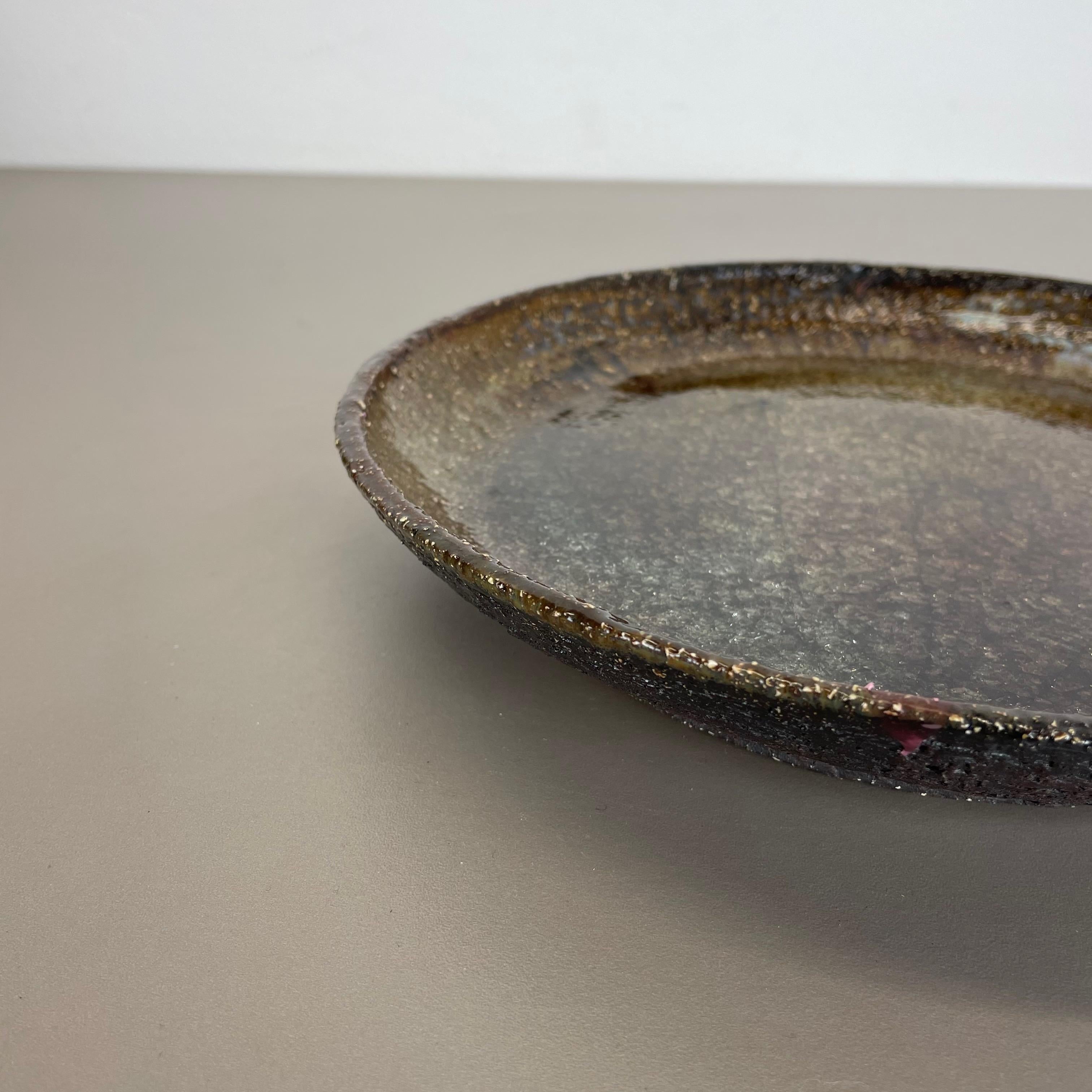 20th Century Ceramic Studio Pottery Bowl Shell Element by Gerhard Liebenthron, Germany, 1970s For Sale