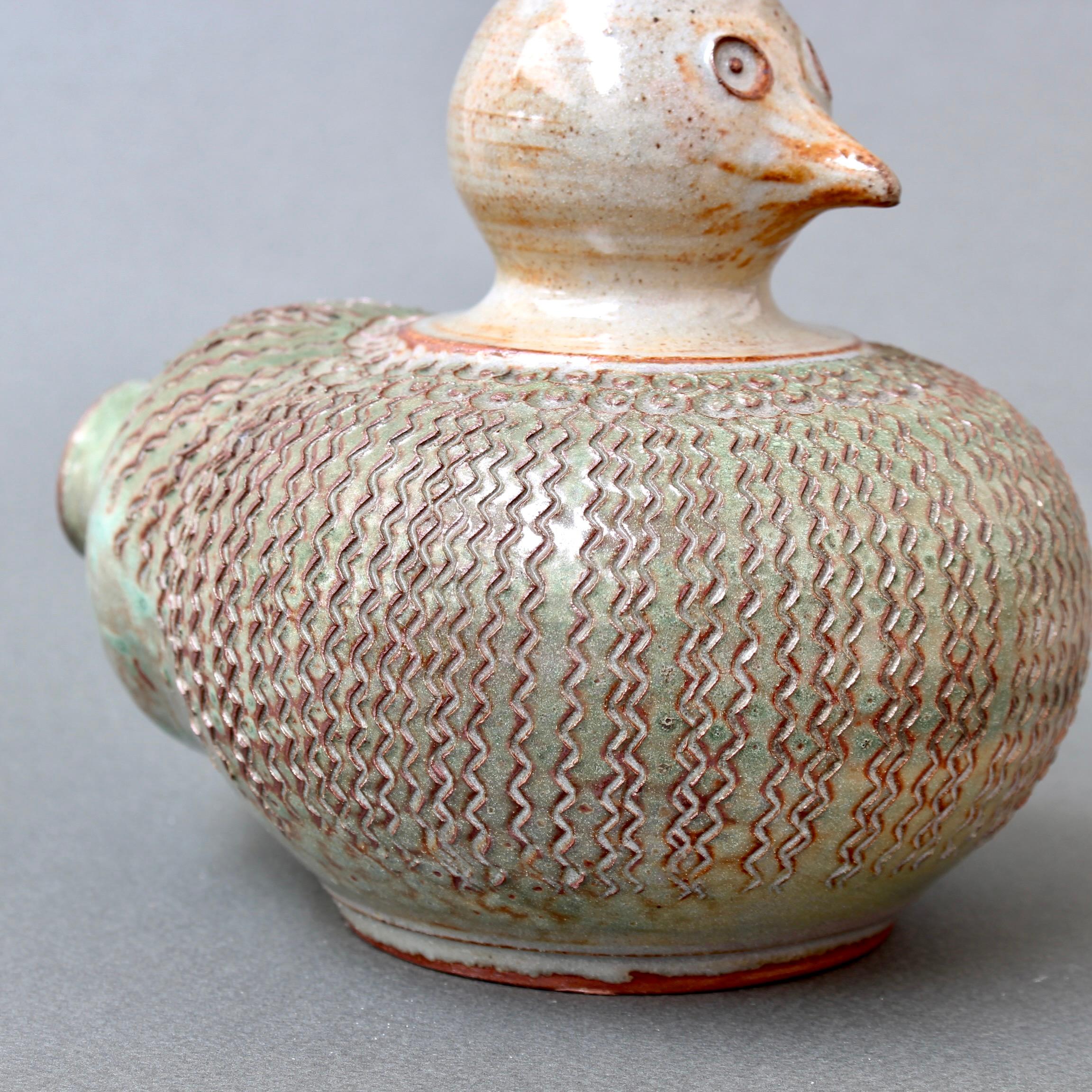 Stilisierte Vogelvase aus Keramik von Dominique Pouchain 'circa 1980er Jahre'. im Angebot 9