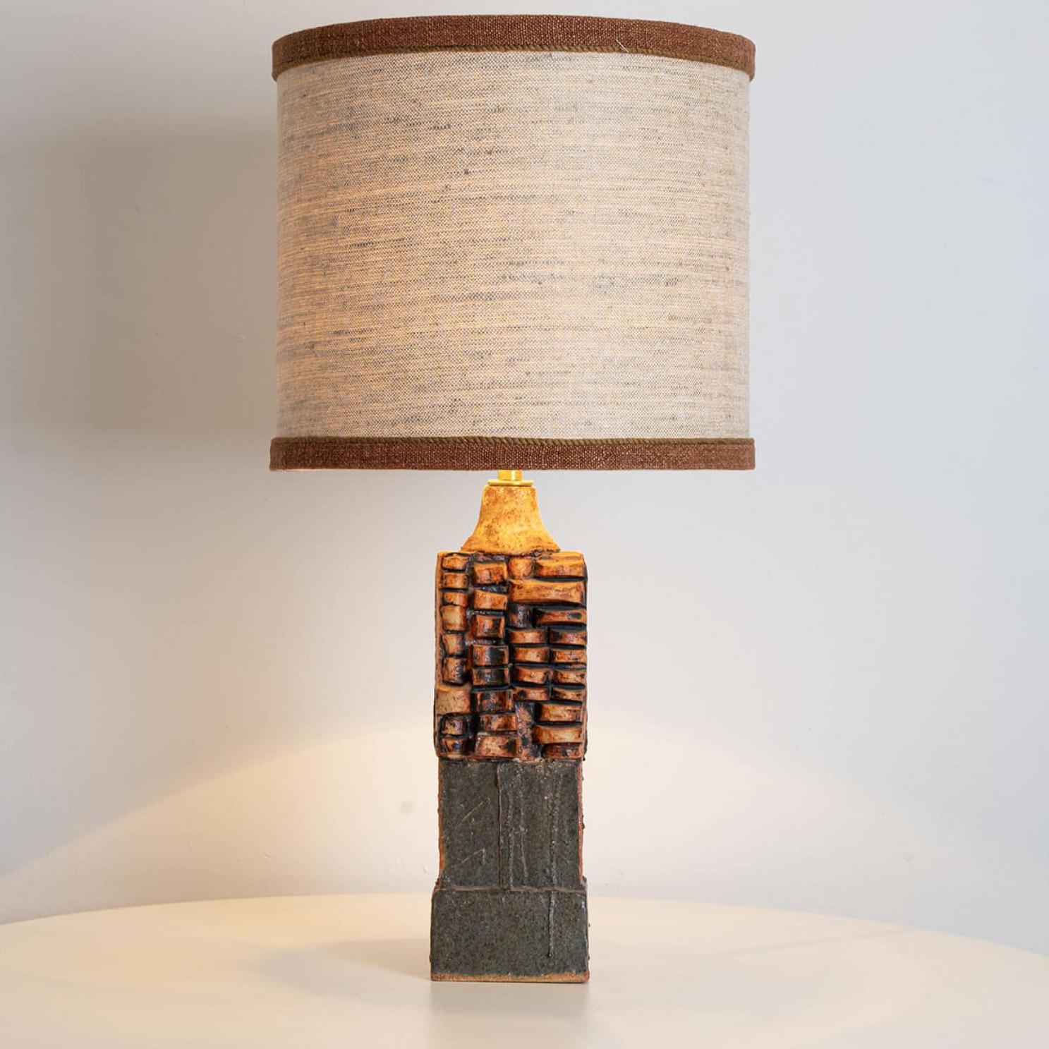 Mid-Century Modern Ceramic Table Lamp B. Rooke, Beige Brique Lampshade by R. Houben, 1970 For Sale