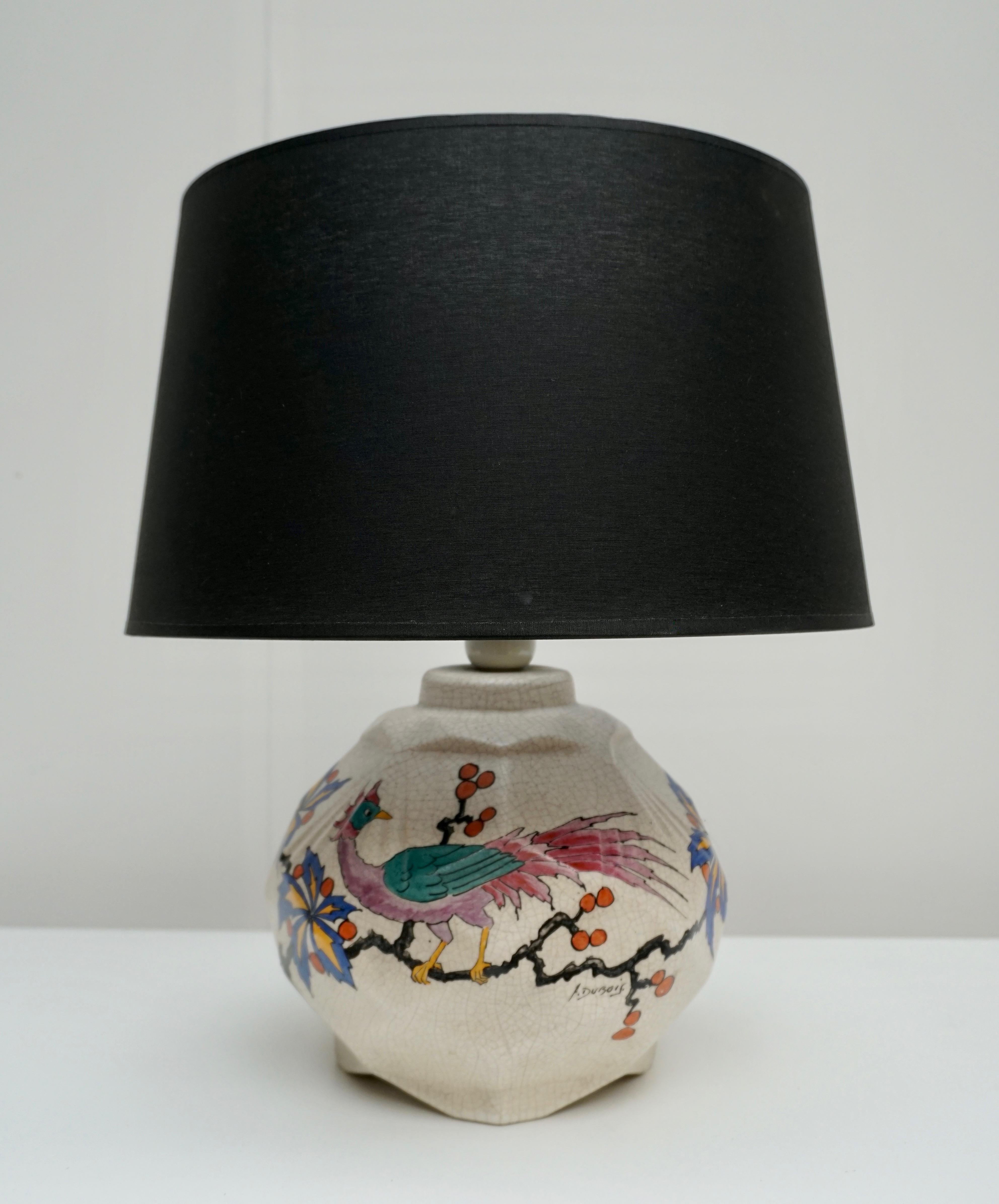 Belgische Art-Déco-Vasen-Tischlampe, hergestellt von Antoine Dubois in Bergen um 1930. Perfekter Zustand Es ist signiert A Dubois. 
 
In Bouffioulx, im alten Studio (1868), stellt die Familie Dubois seit 13 Generationen (1595) die Töpferei von