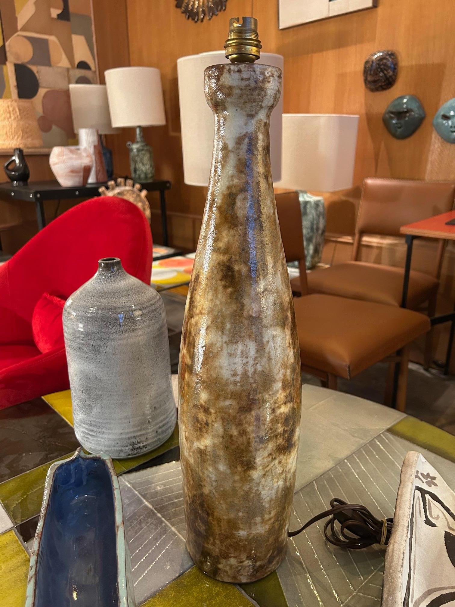 Francese Lampada da tavolo in ceramica di Alexandre Kostanda, Vallauris, Francia, anni 1950-60 in vendita