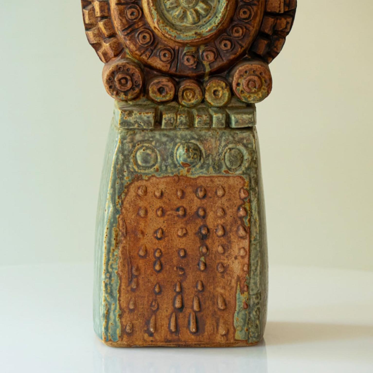 Français Ceramic Table Lamp by B. Rooke, Beige Silk Lampshade by R. Houben, 1970 en vente