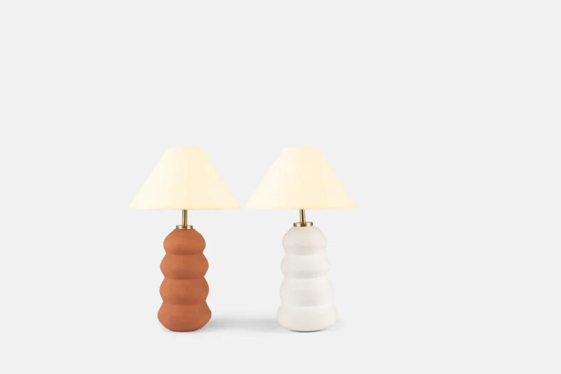 Indien Lampe de table en céramique par Hatsu en vente