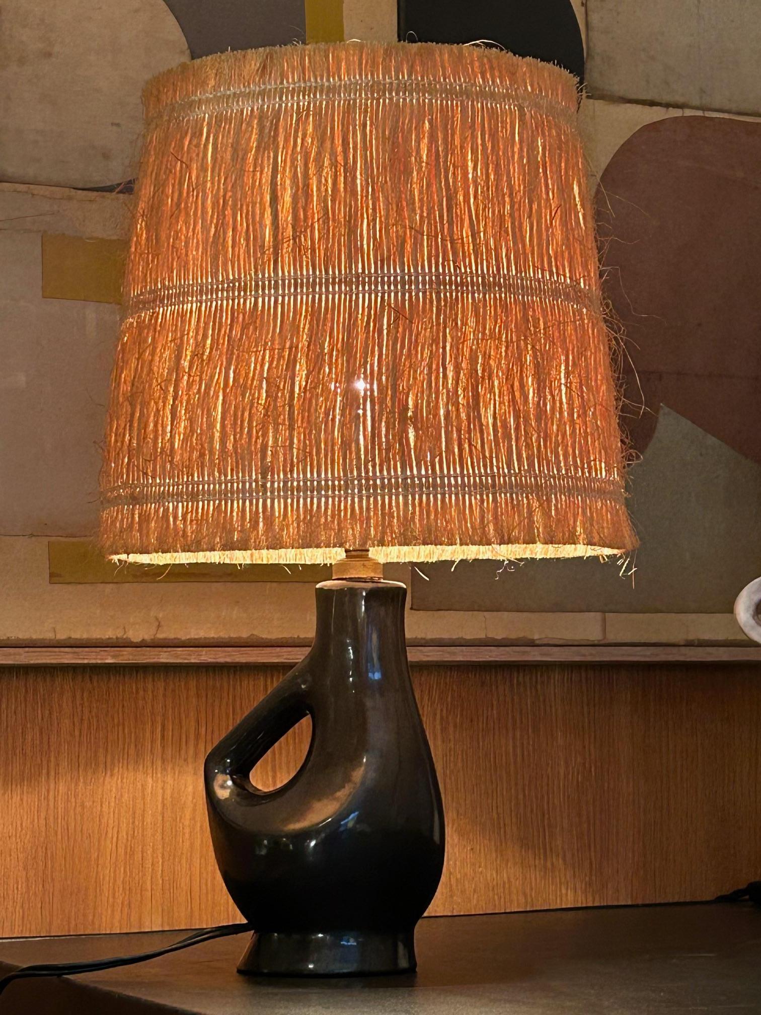 Lámpara de sobremesa de cerámica de Jacques Blin, Francia, años 60 Hecho a mano en venta