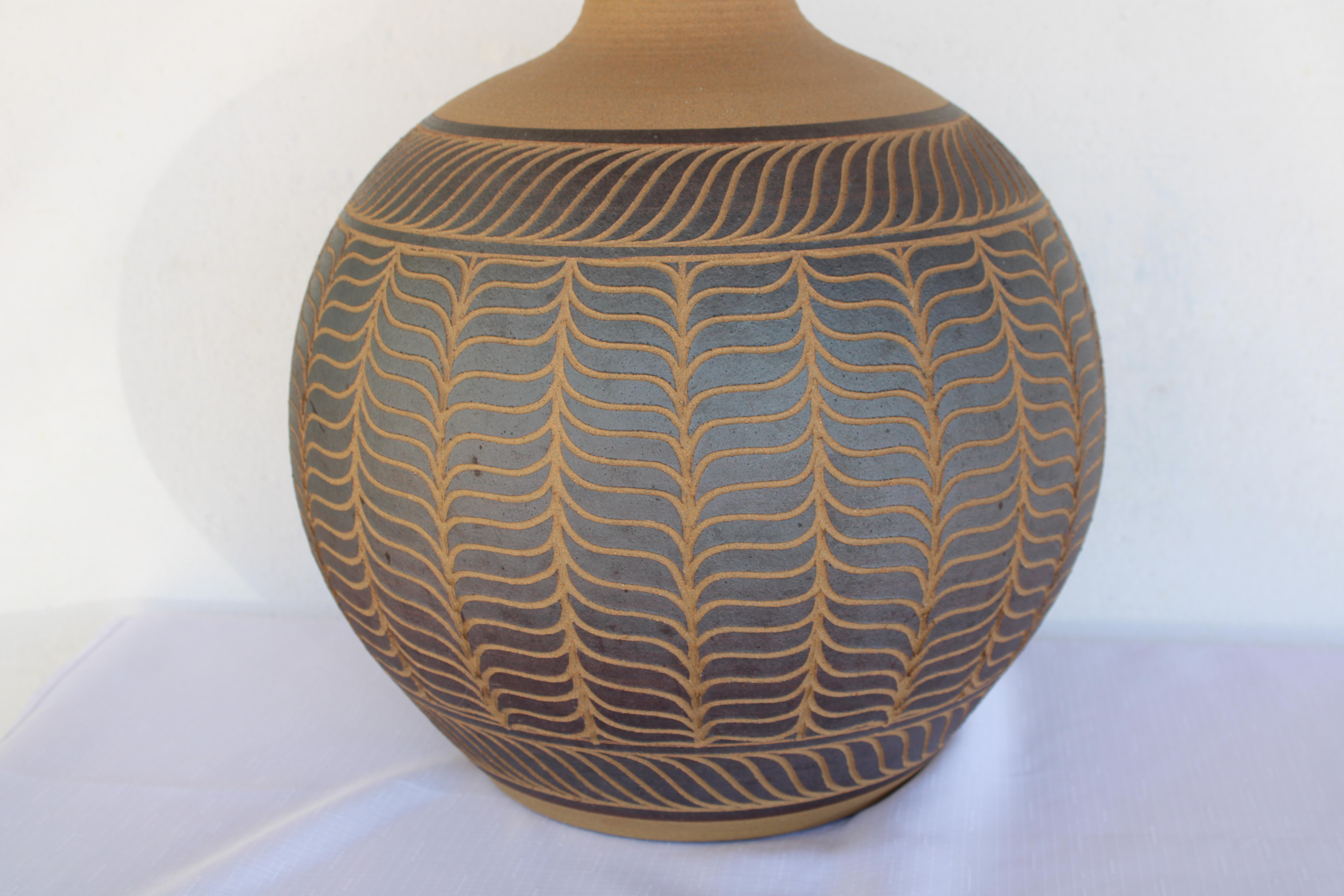 Lámpara de sobremesa de cerámica de Larry y Terry Brown (1 de 3) en Bueno estado para la venta en Palm Springs, CA