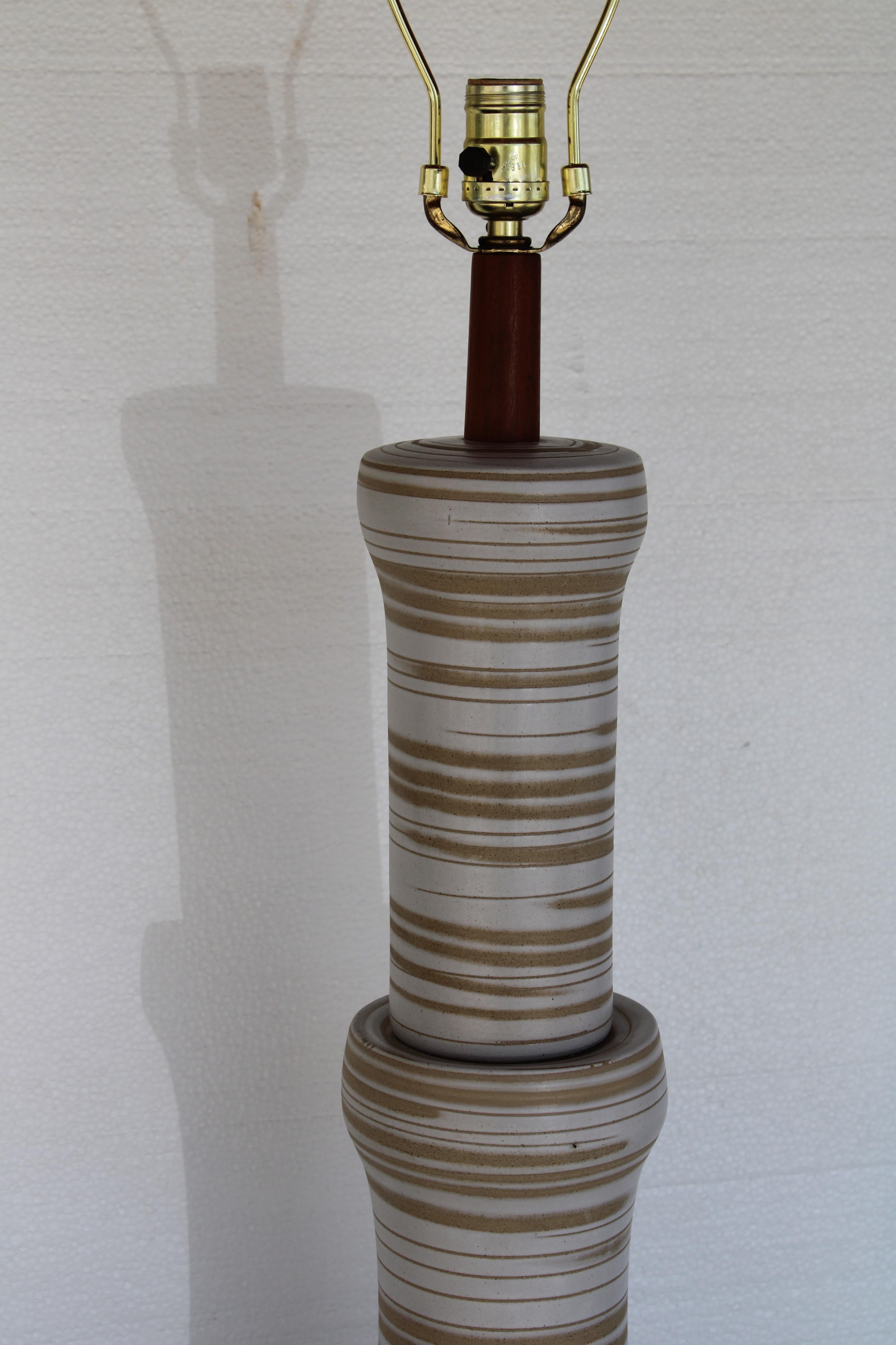 Keramik-Tischlampe von Martz (Moderne der Mitte des Jahrhunderts) im Angebot