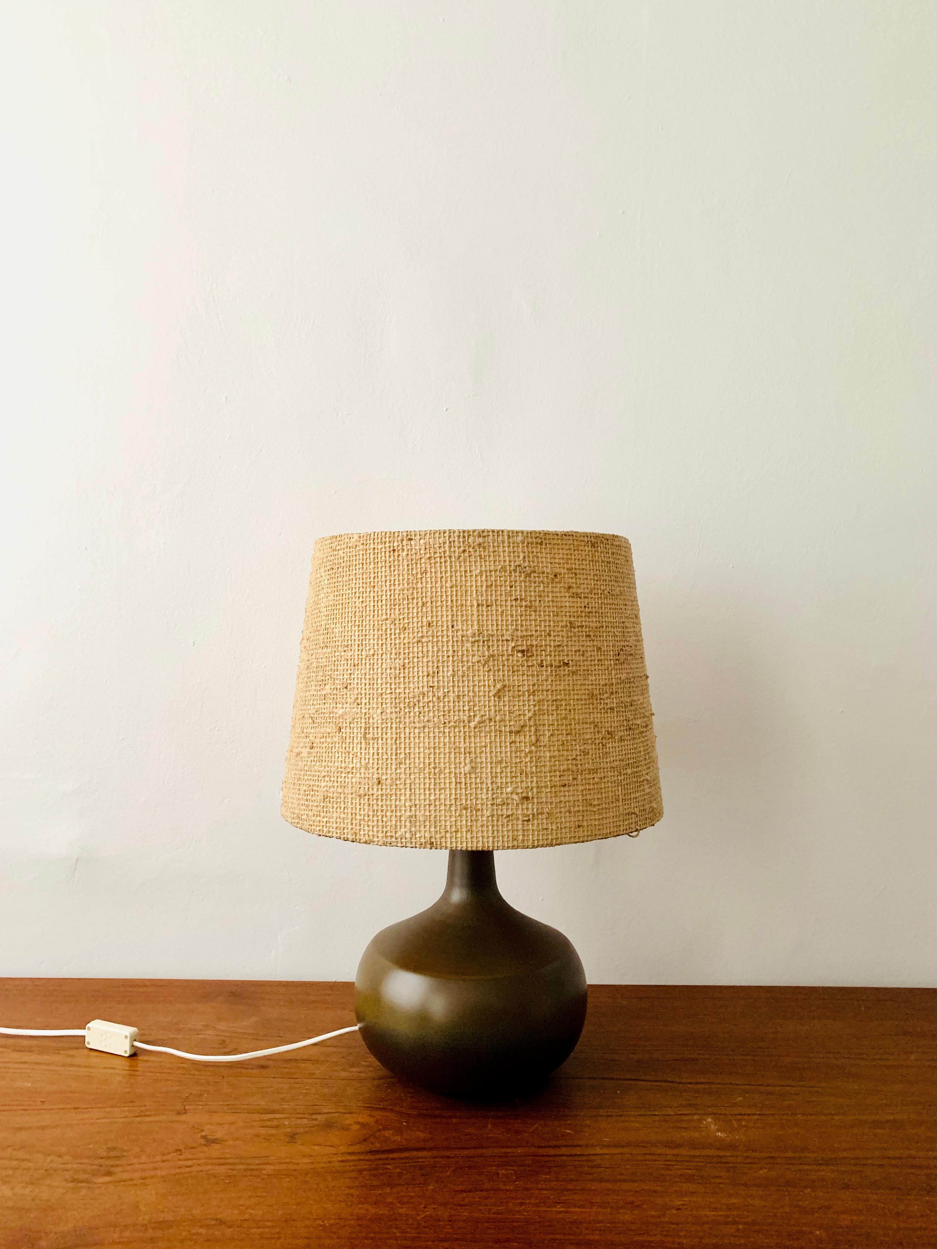 Wonderful ceramic table lamp from the 1960s.
Extremely high-quality workmanship and very beautiful design.
A very cozy light is created.

Manufacturer: Rosenthal Studio Line

Condition:

Very good vintage condition with minimal signs of