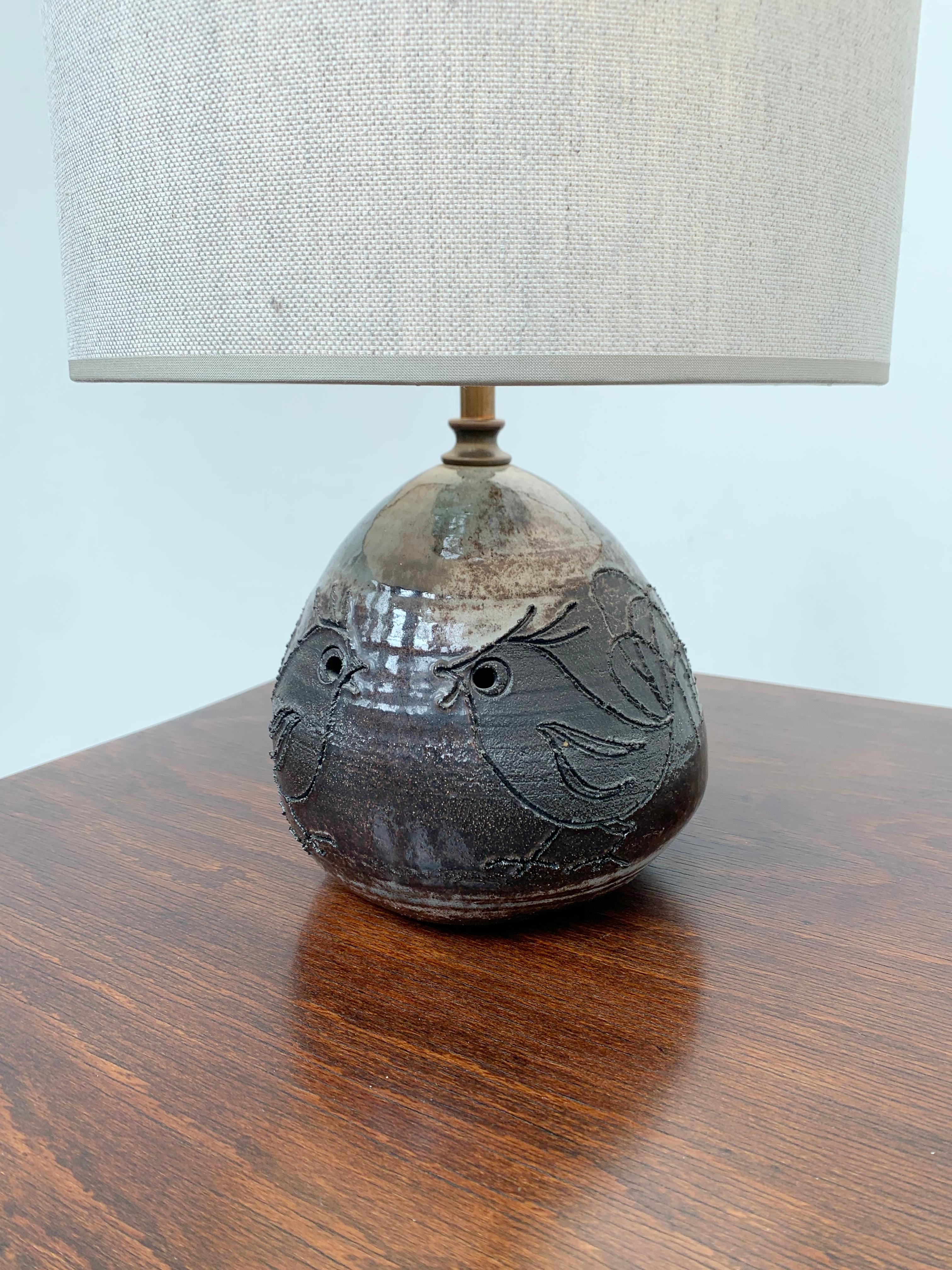 Mid-Century Modern Ceramic table lamp by Thérèse Bataille, Dour Belgium In Good Condition For Sale In Brussels, BE
