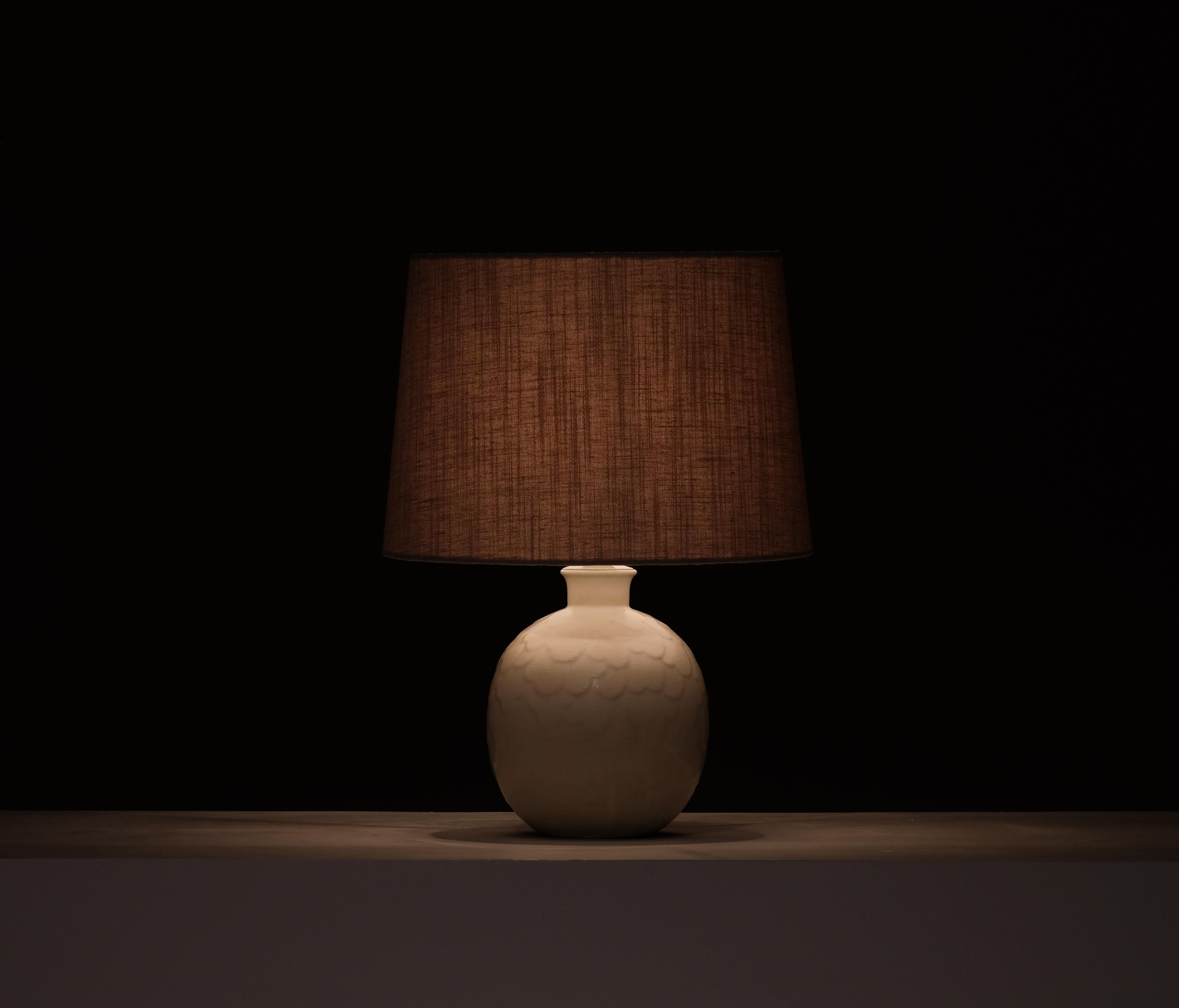 Lampe de table en céramique modèle 