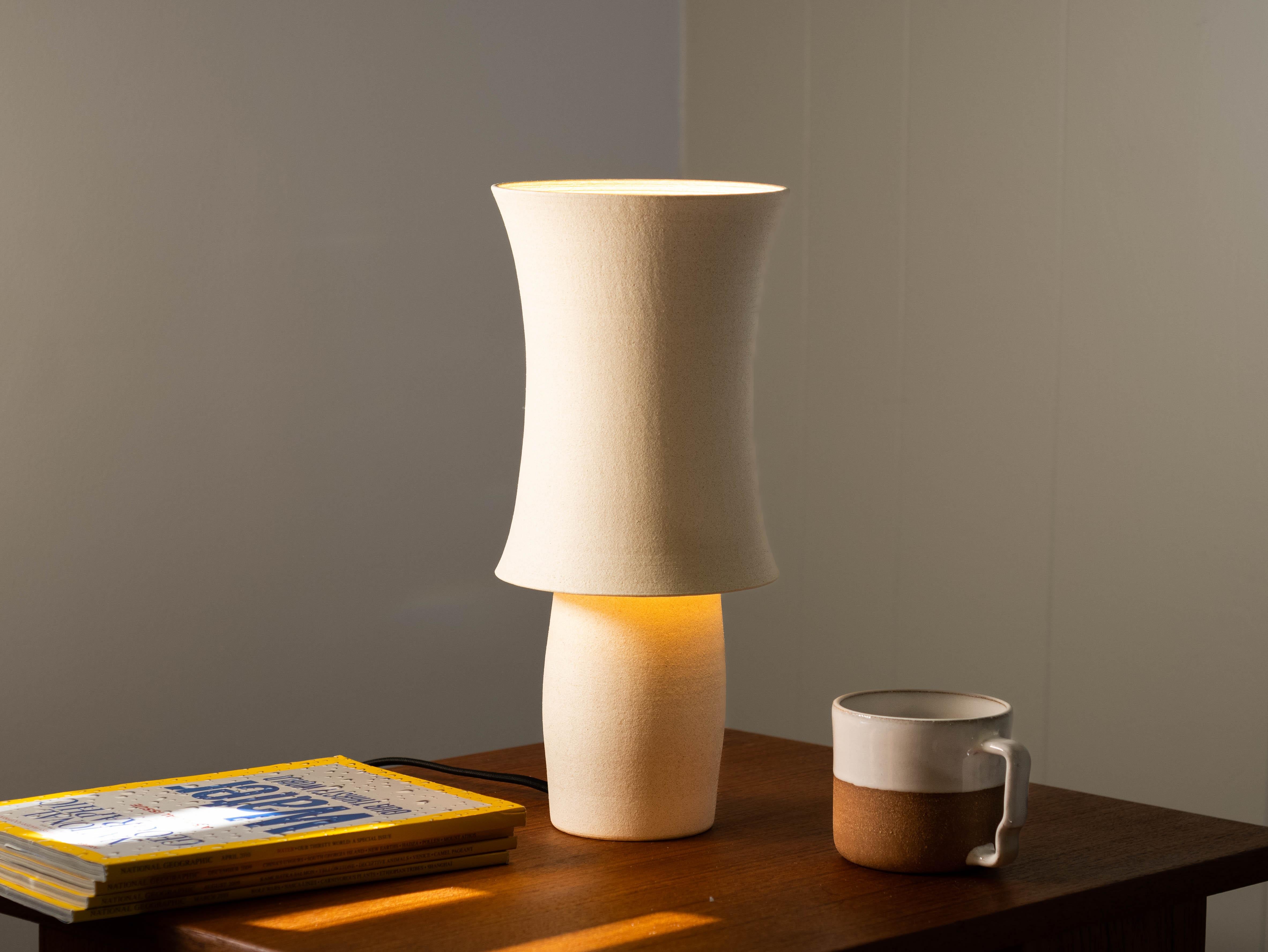 Mid-Century Modern Lampe de table incurvée n°1 faite par un artiste en vente