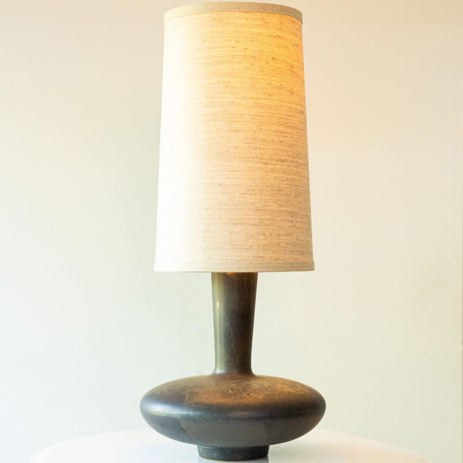 Mid-Century Modern Ceramic Table Lamp Dark Brown, New Silk Lampshade by R. Houben For Sale