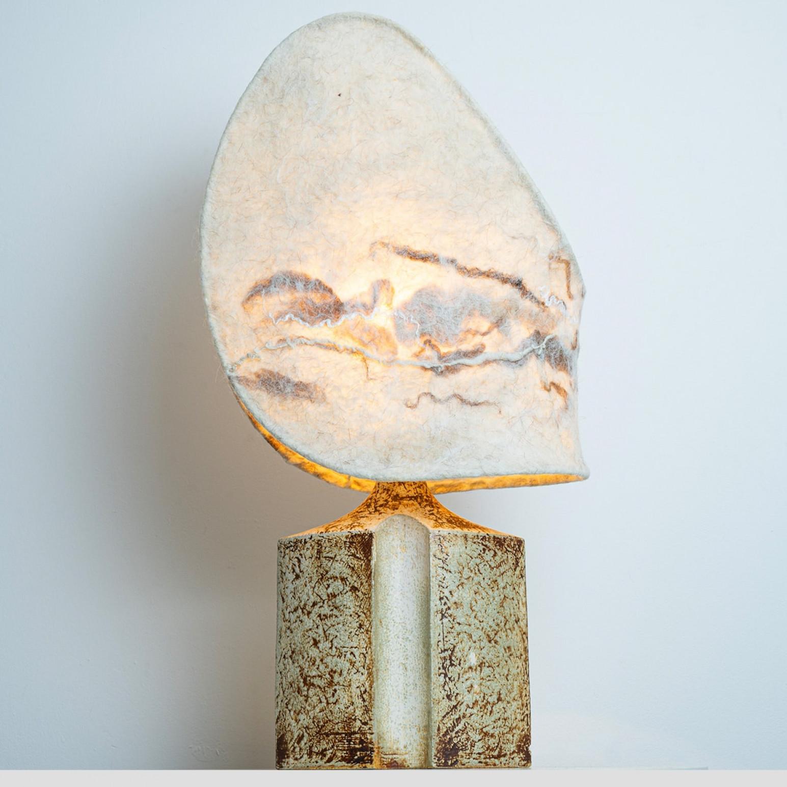 Lampe de table en céramique pour Soholm avec abat-jour unique en feutre fait à la main, Danemark 1960 en vente 2