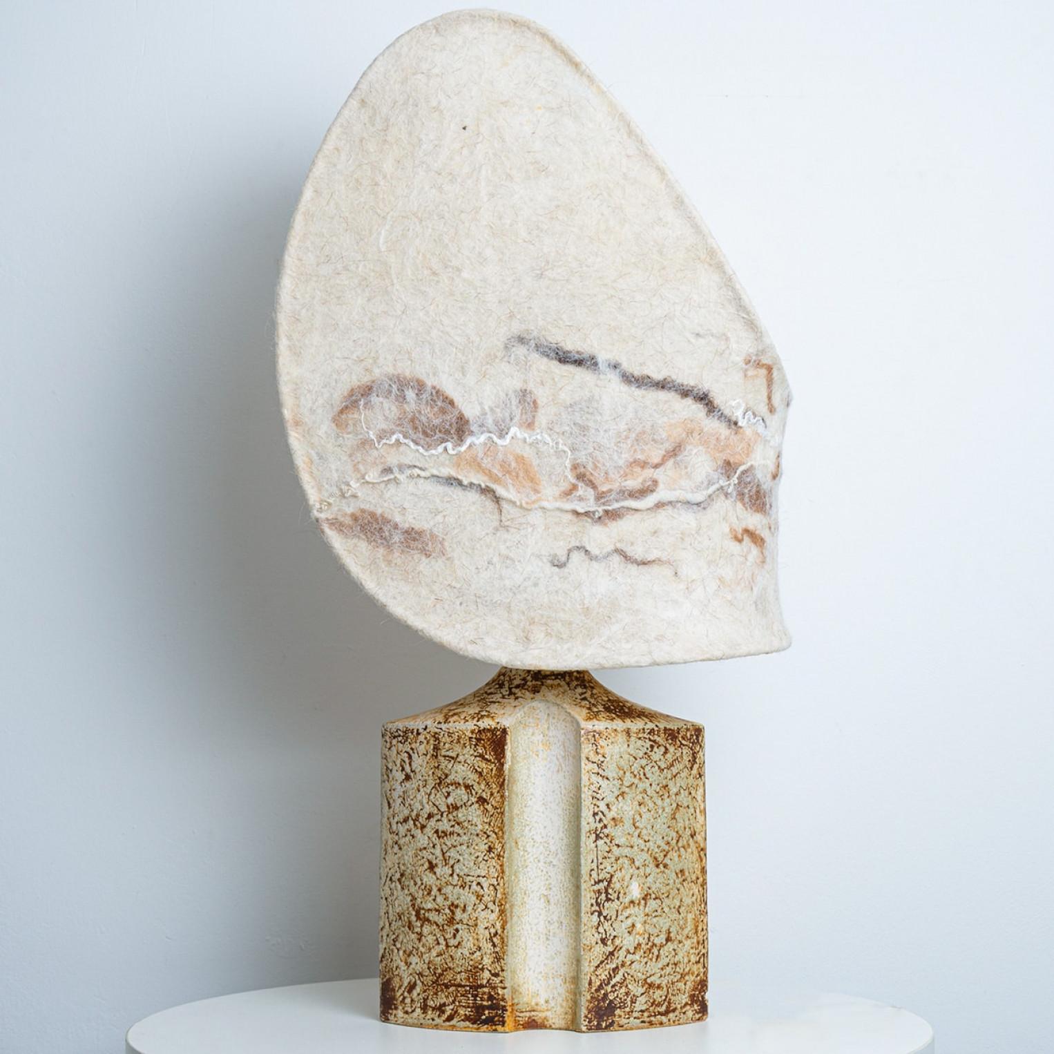 Lampe de table en céramique pour Soholm avec abat-jour unique en feutre fait à la main, Danemark 1960 en vente 3