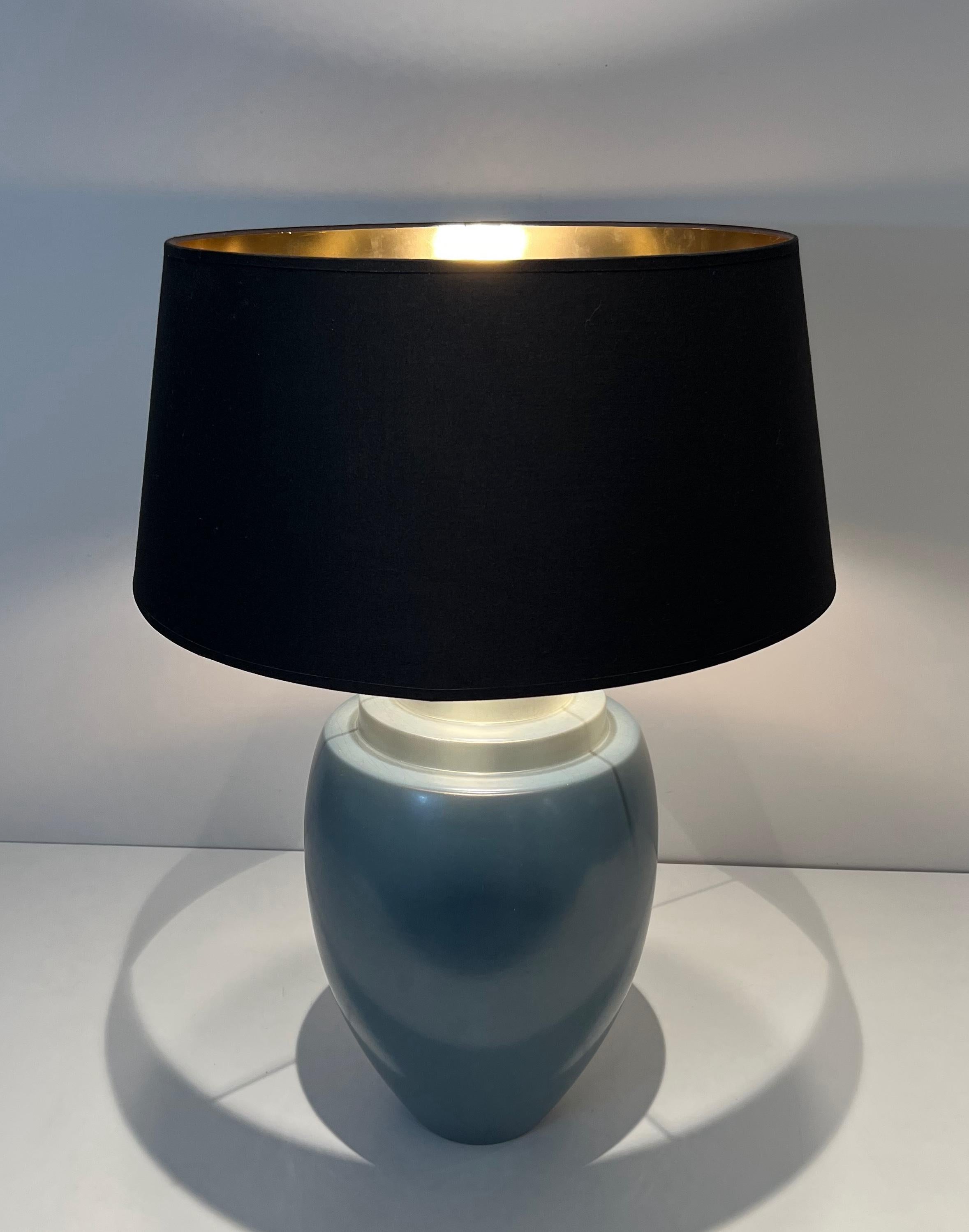 Lámpara de sobremesa de cerámica en color azul by Kosta Francés en venta