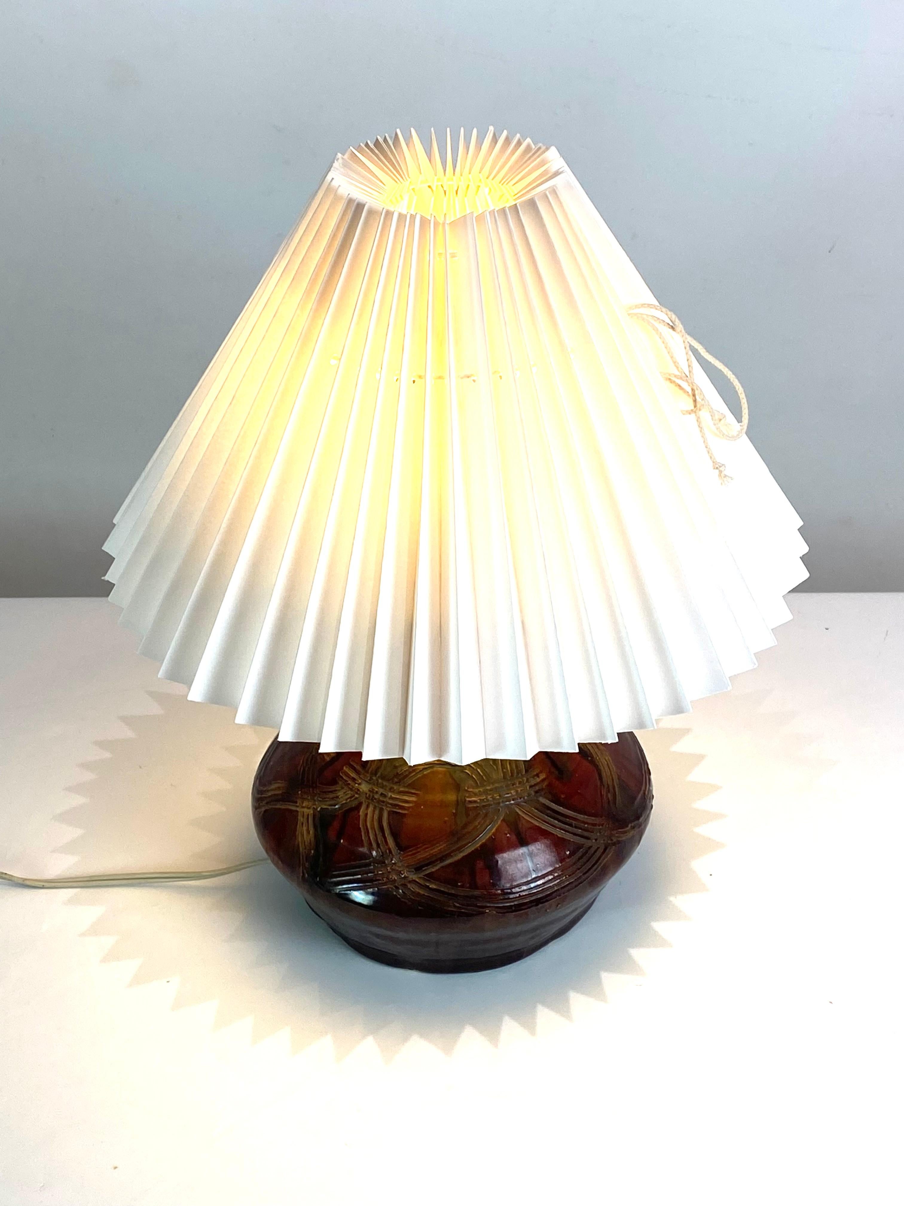 Ceramic Table Lamp in Brown Colors with Paper Shade, by Herman A. Kähler, 1940s In Good Condition In Lejre, DK