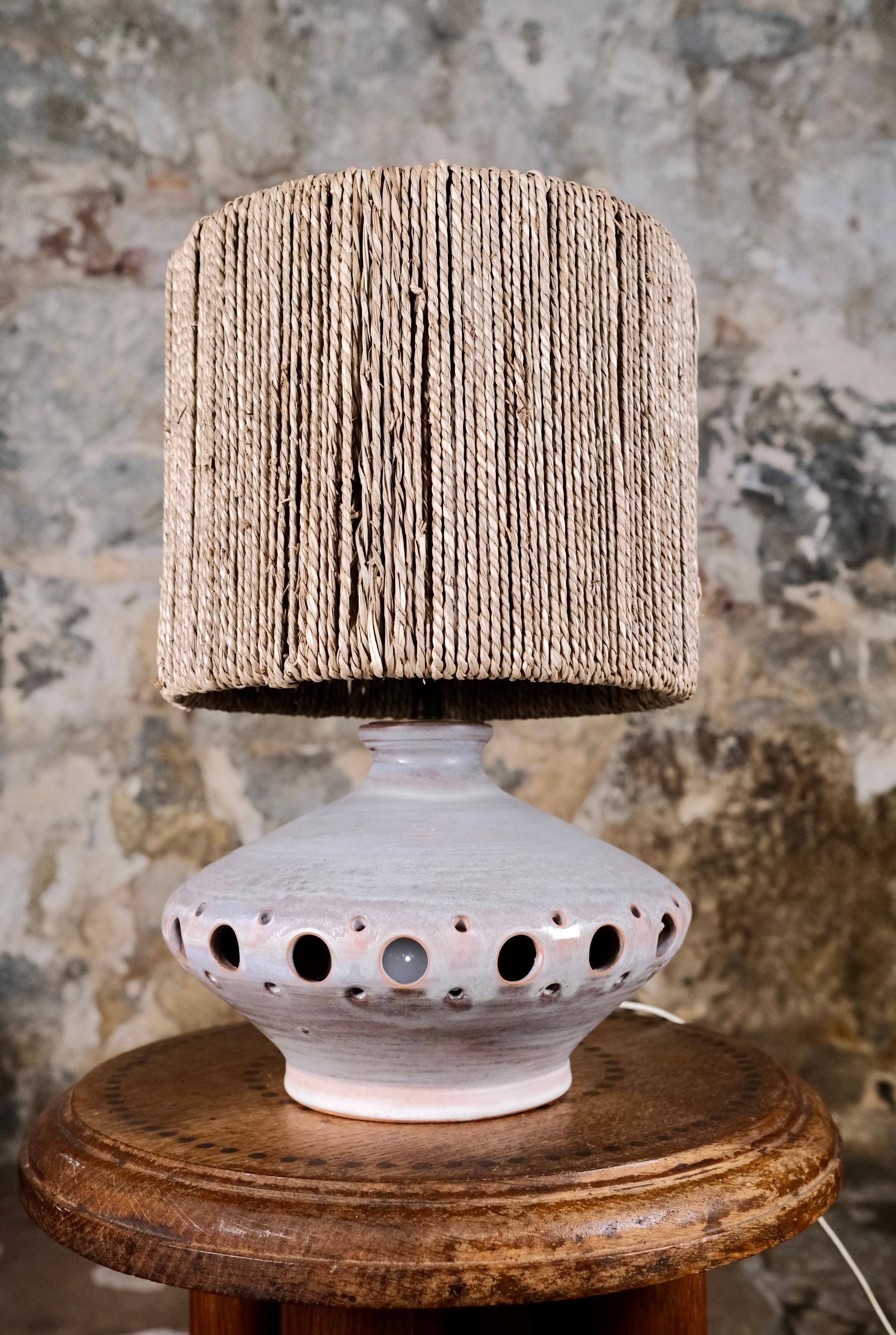 Ceramic table lamp in the style of Pelletier, France, 1970s Moderno orgánico en venta