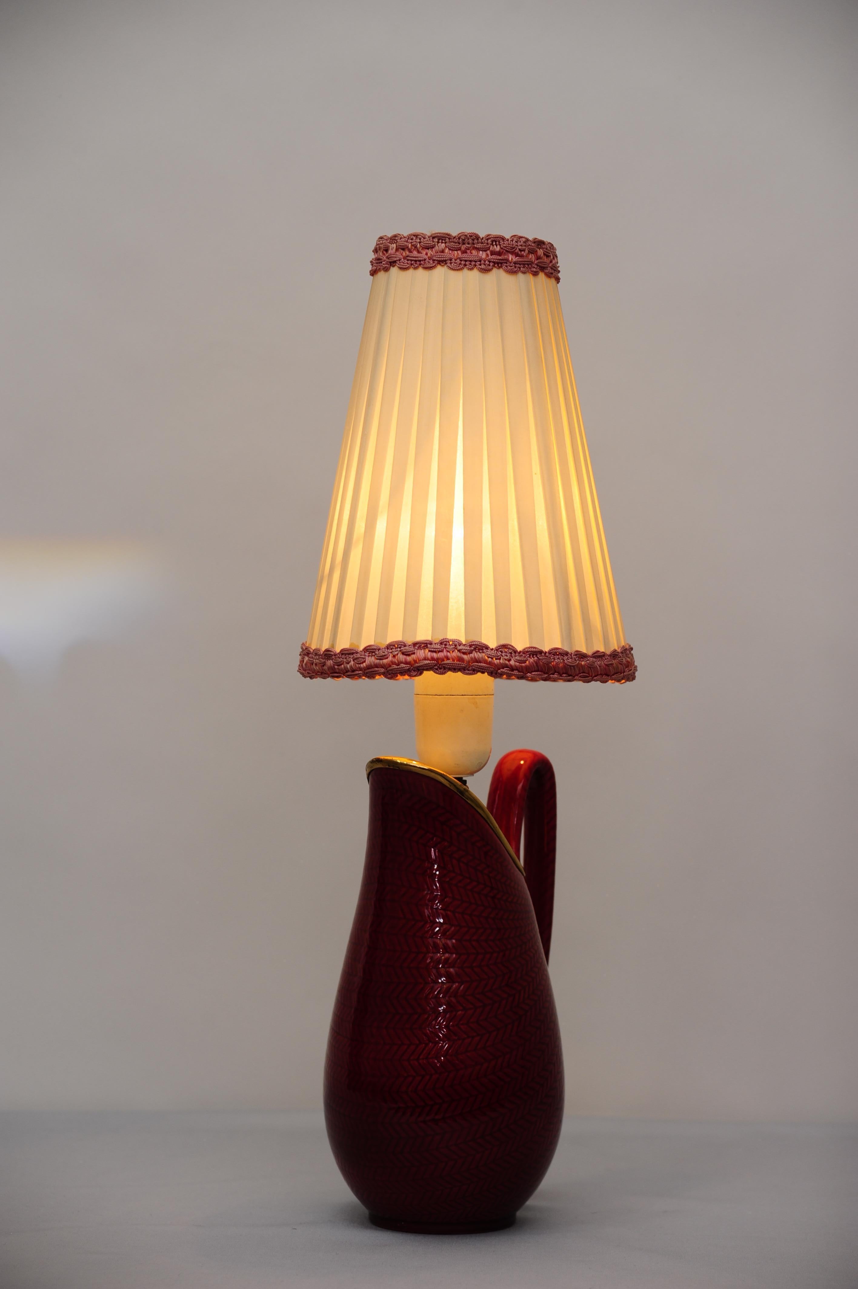 Keramik-Tischlampe, hergestellt in Schweden, um 1950 im Zustand „Gut“ im Angebot in Wien, AT