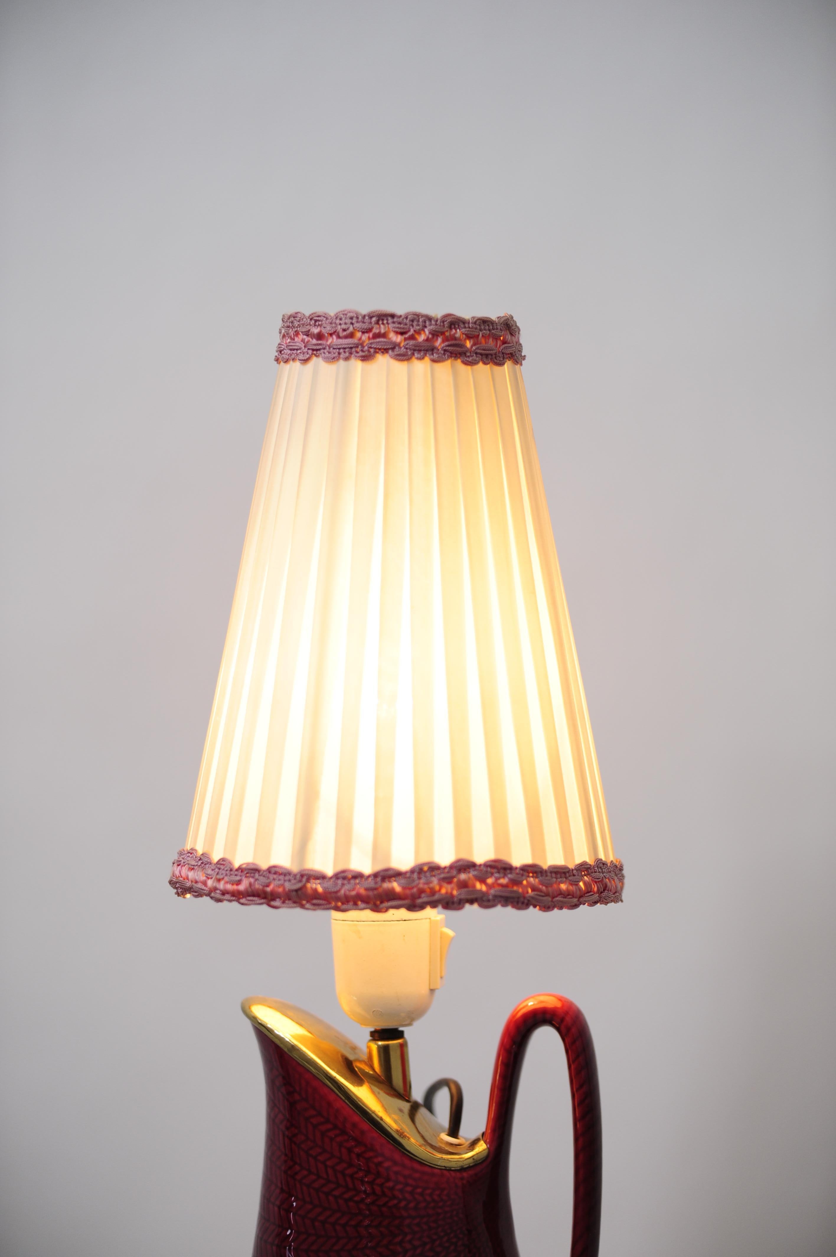 Keramik-Tischlampe, hergestellt in Schweden, um 1950 (Mitte des 20. Jahrhunderts) im Angebot