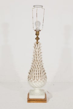 Lámpara de mesa de cerámica, motivo de hojas de palmera, esmalte blanco, Manises, España Años 60