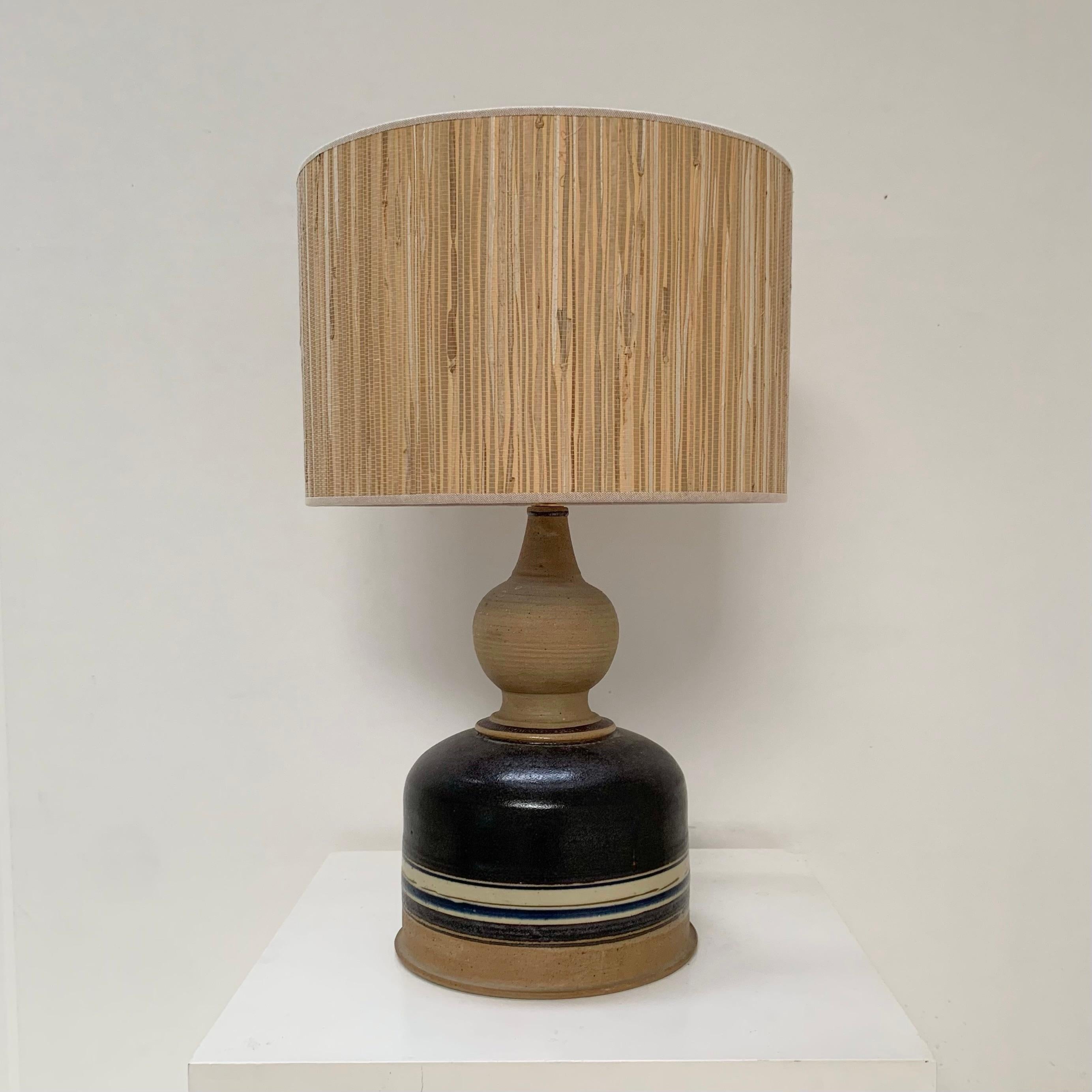 Ceramic Table Lamp Signed by E-K Heerwagen, 1974, Denmark. Escandinavo moderno en venta