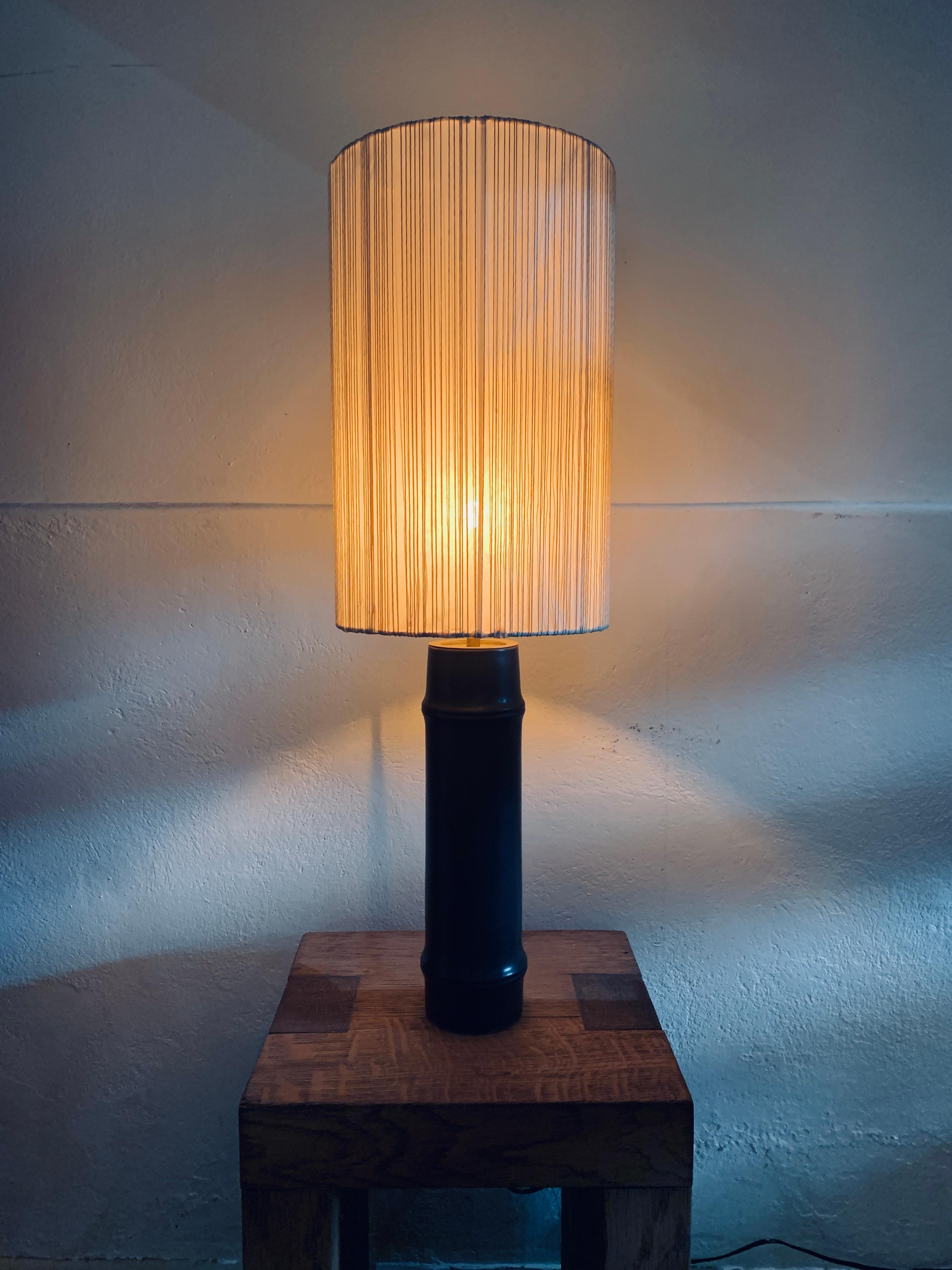 Lámpara de mesa de cerámica, Vallauris, Francia, 1950 en Bueno estado para la venta en L’ISLE-SUR-LA-SORGUE, FR