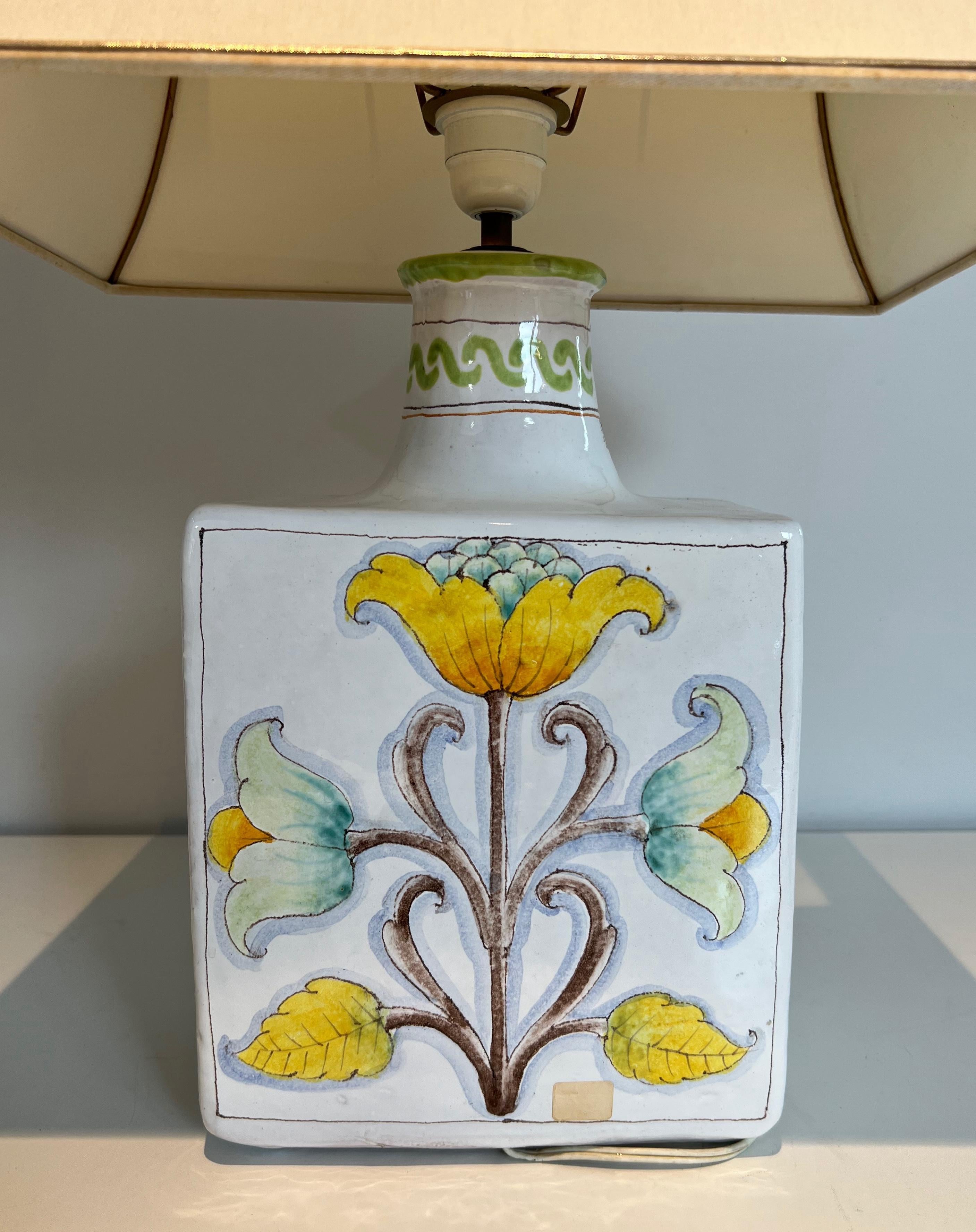 Ceramic Table Lamp with Birds and Flowers Decors For Sale 3