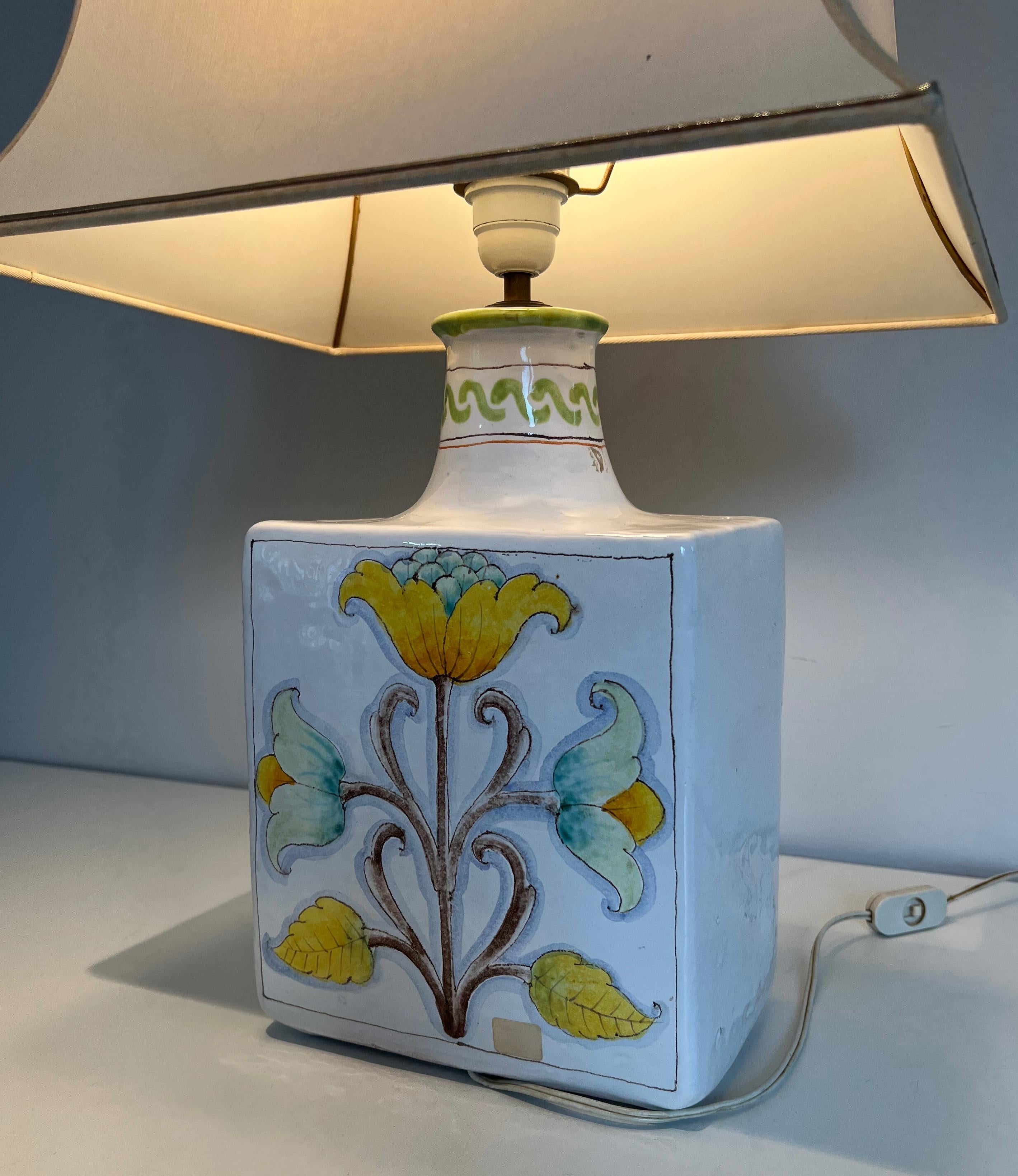 Ceramic Table Lamp with Birds and Flowers Decors For Sale 2