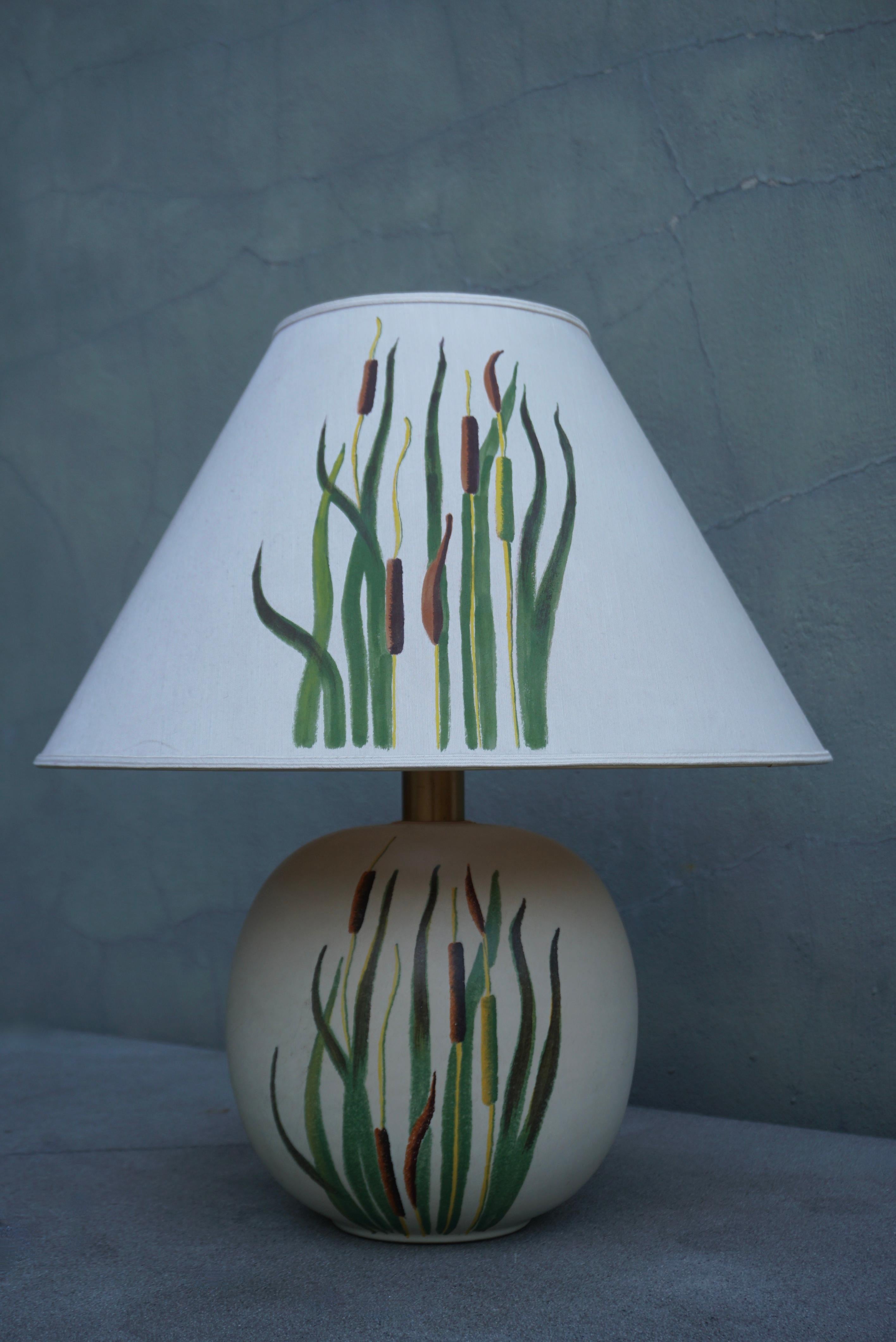 Ceramic Table Lamp with Botanical Representation of Cattails Grass In Good Condition For Sale In Antwerp, BE