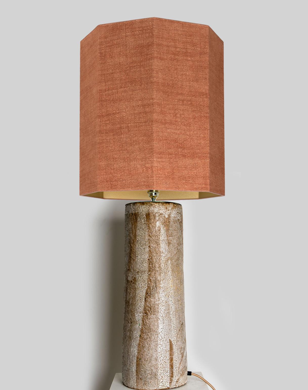 20ième siècle Lampe de table en céramique avec abat-jour sur mesure par René Houben en vente
