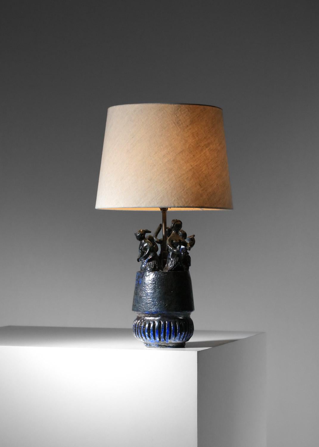 Milieu du XXe siècle Lampe de table en céramique avec design de danseuse signée 60's pièces uniques françaises en vente