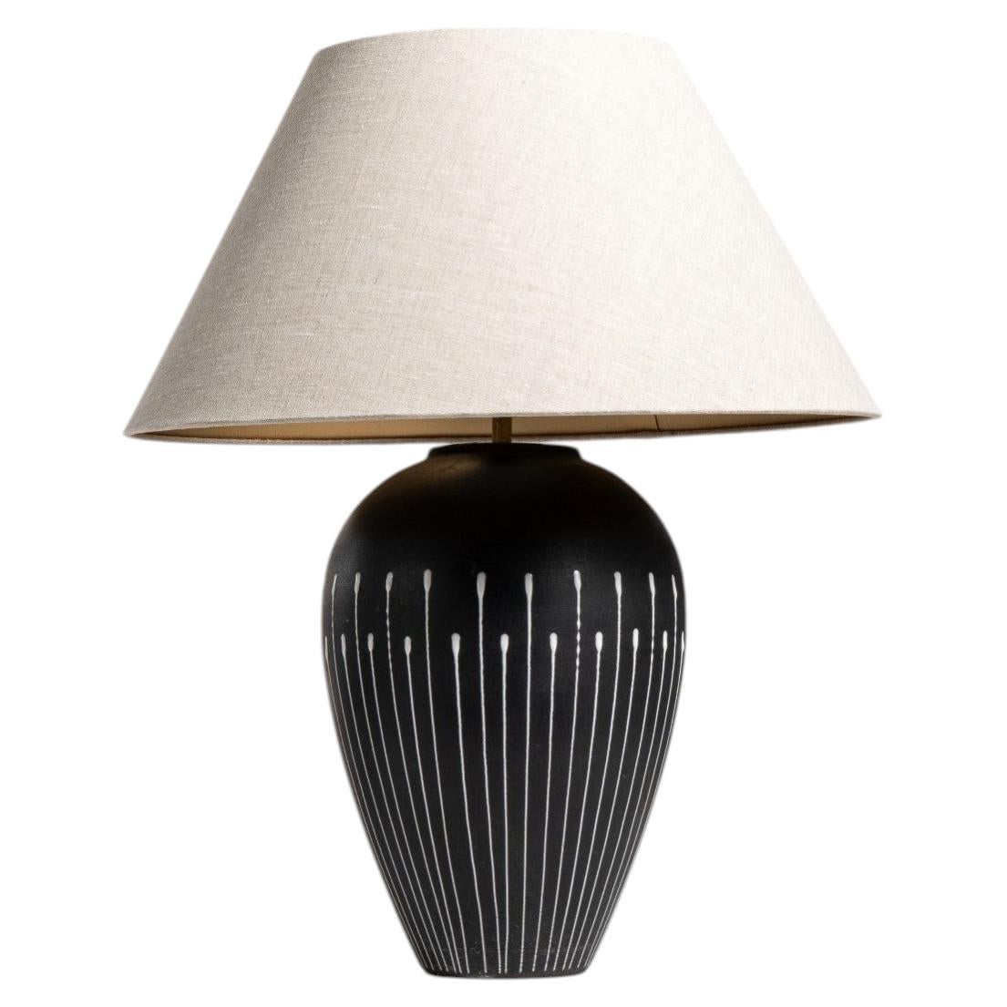 Lampada da tavolo in ceramica con paralume in tessuto, design tedesco del XX secolo